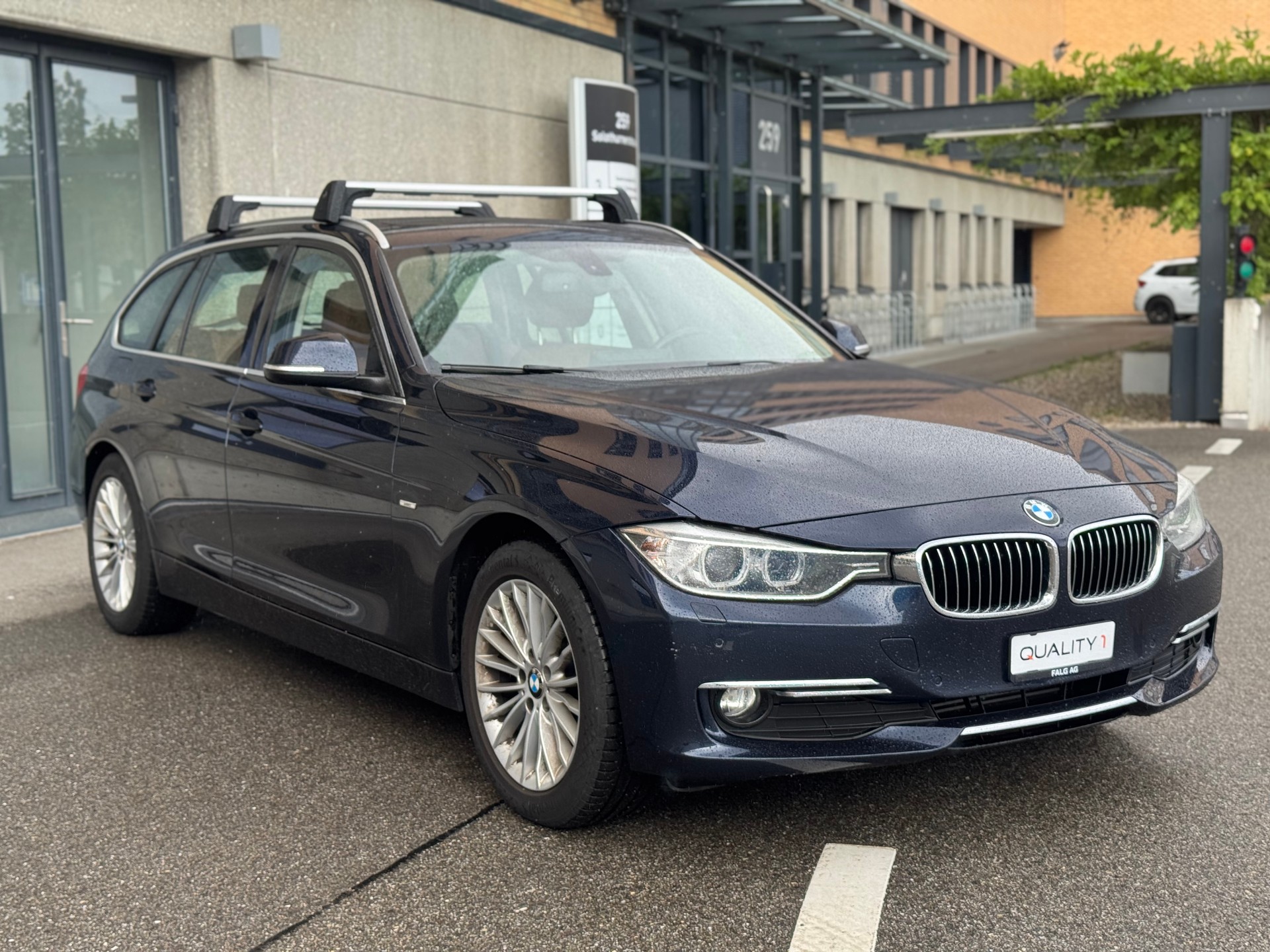 BMW 320d xDrive Touring Luxury Line Steptronic-image-7