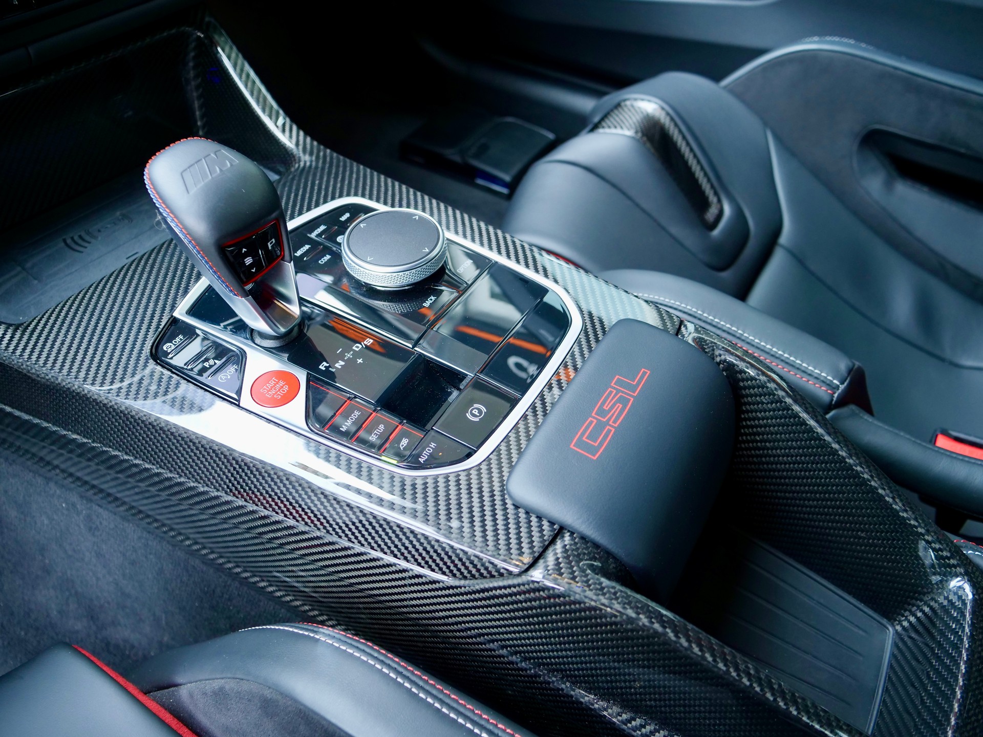 BMW M4 CSL Coupé-image-11