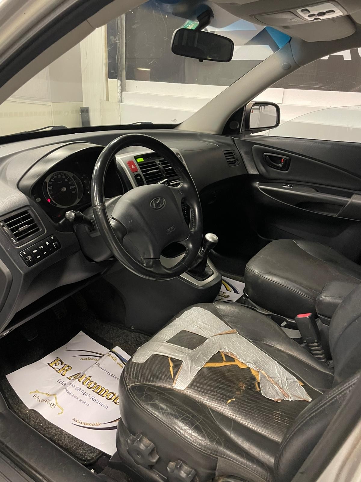HYUNDAI Tucson 2.0 CRDi VGT Swiss Limited Edition 4WD-image-13