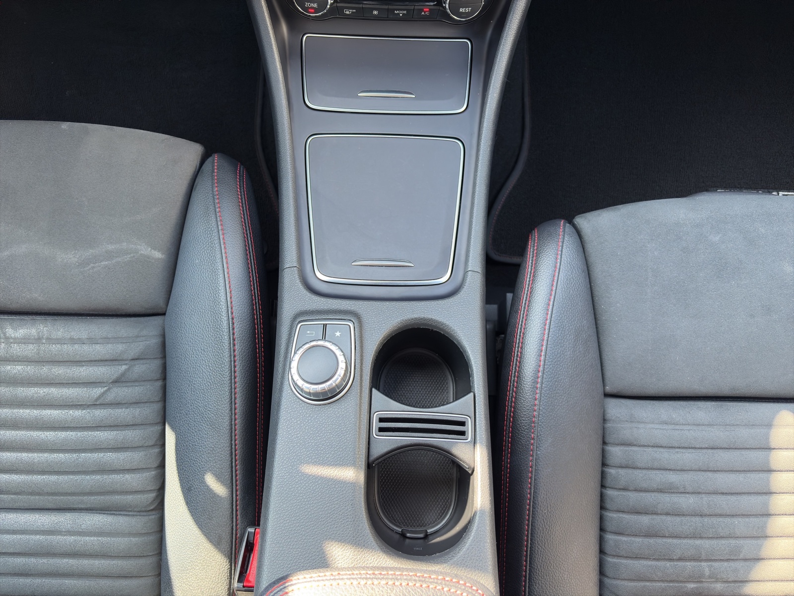 MERCEDES-BENZ A 250 AMG Line 4Matic 7G-DCT-image-15