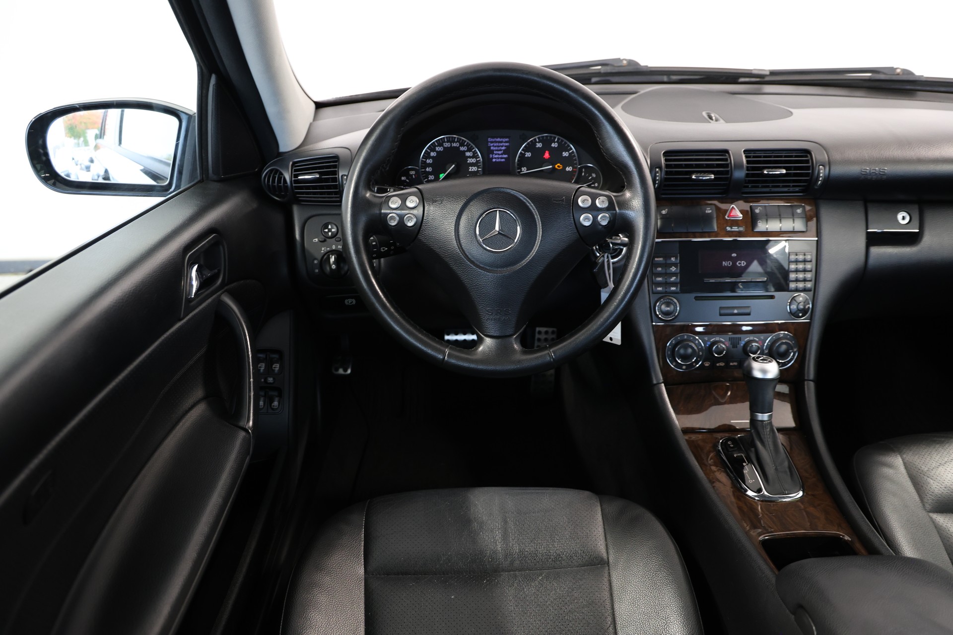 MERCEDES-BENZ C 180 Kompressor Classic*frisch ab MFK*-image-9