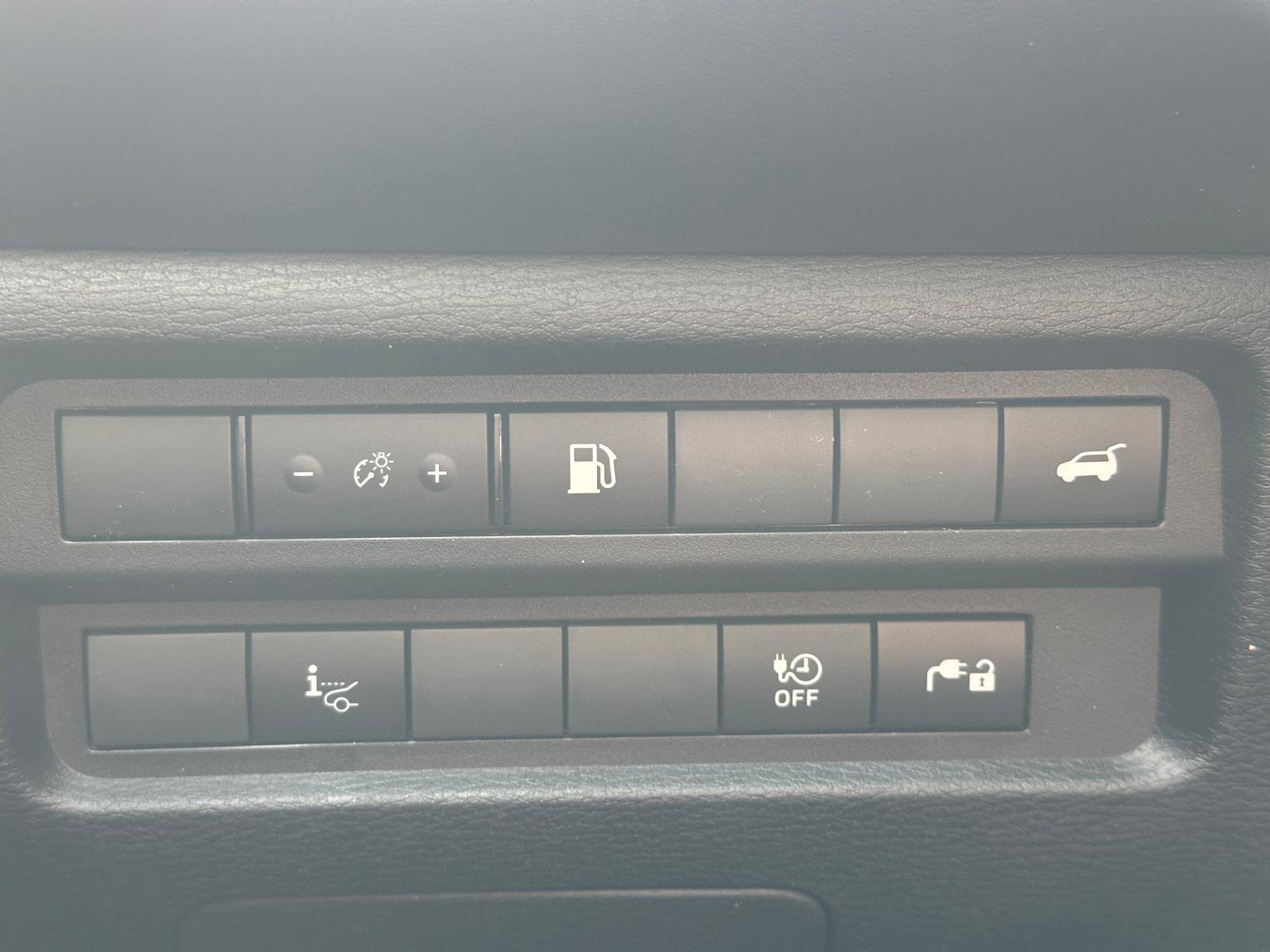 MITSUBISHI Outlander 2.4 PHEV Instyle 4x4-image-8