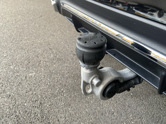 MERCEDES-BENZ E 220 d T 9G-Tronic-image-6