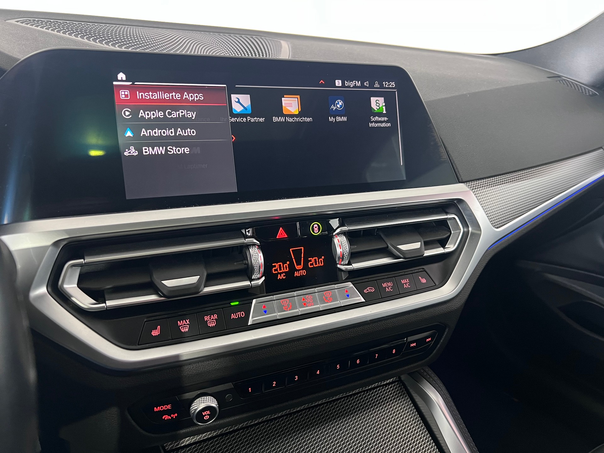 BMW M440i xDrive 48V Coupé Steptronic-image-25