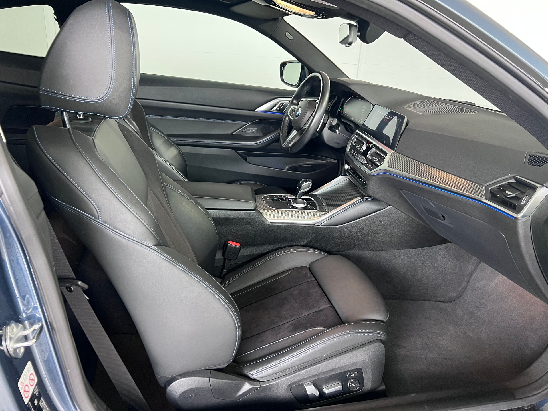 BMW M440i xDrive 48V Coupé Steptronic-image-14