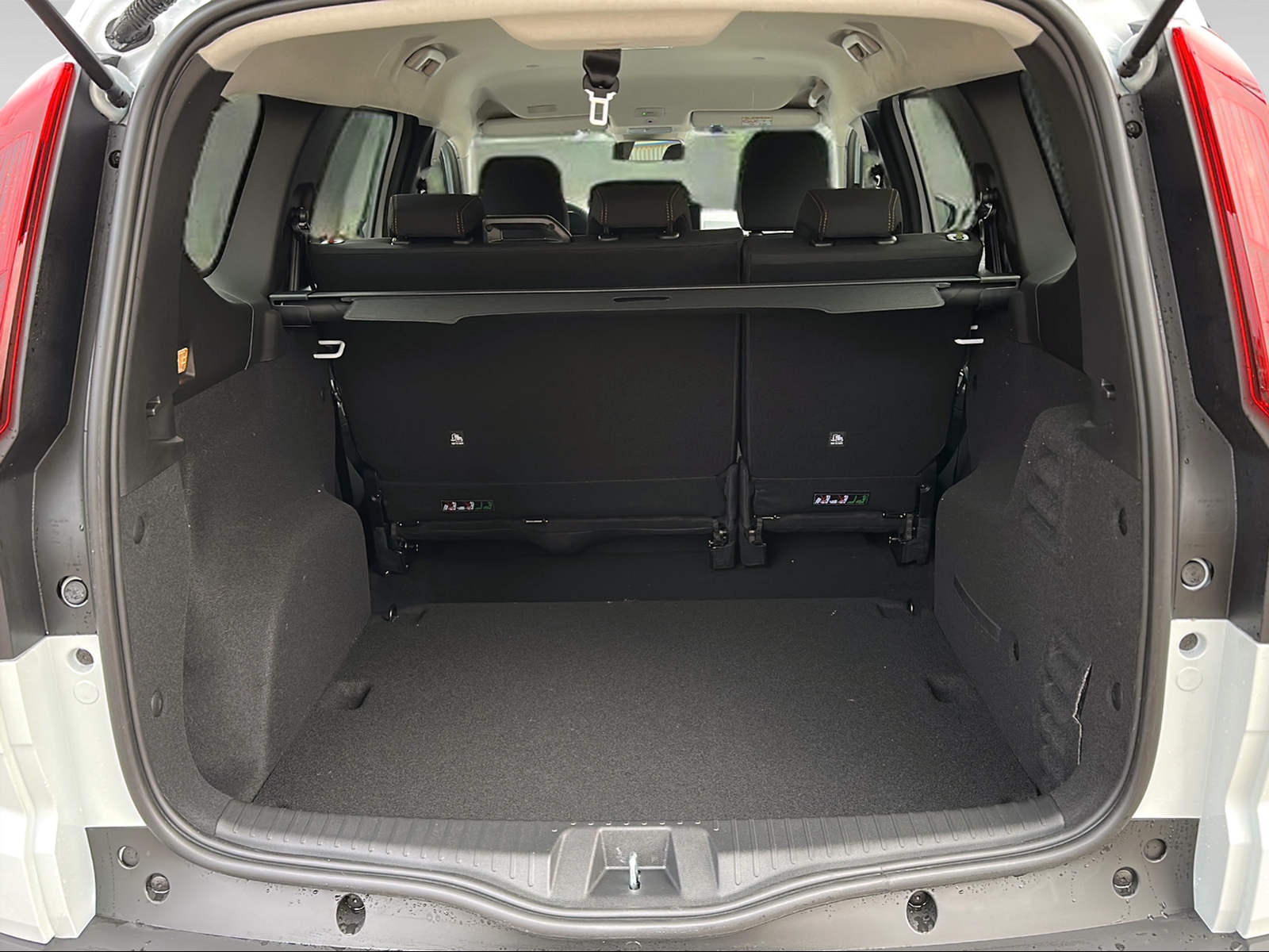 DACIA Jogger extreme hybrid 140 5-Plätzer-image-11