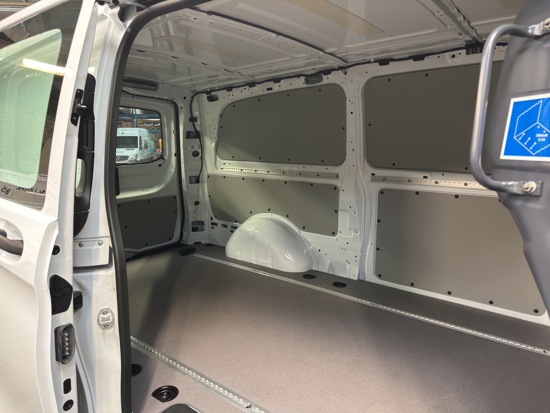 MERCEDES-BENZ Vito 114 CDI Extralang Pro 9G-Tronic 4M-image-7