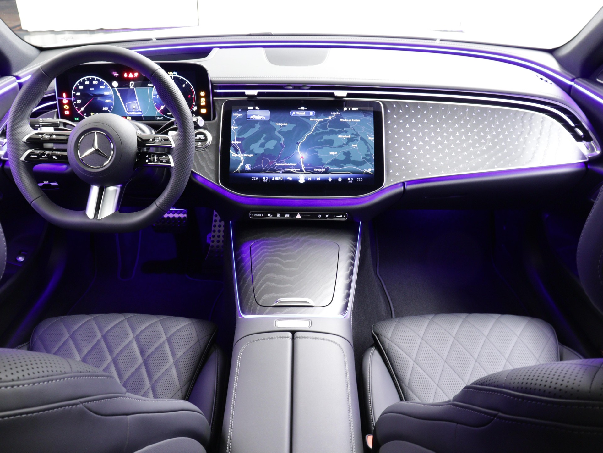 MERCEDES-BENZ E 220 d AMG Line 4matic-image-6