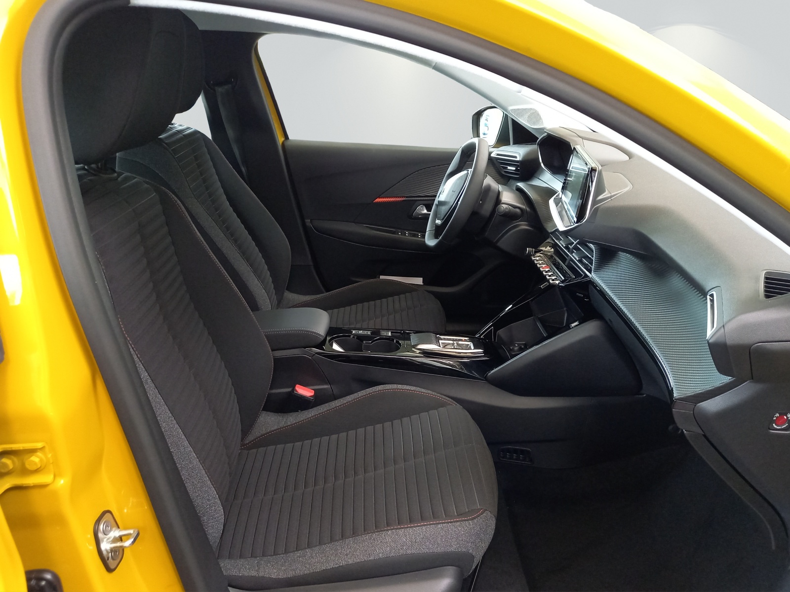 PEUGEOT 208 e-Active Pack-image-14