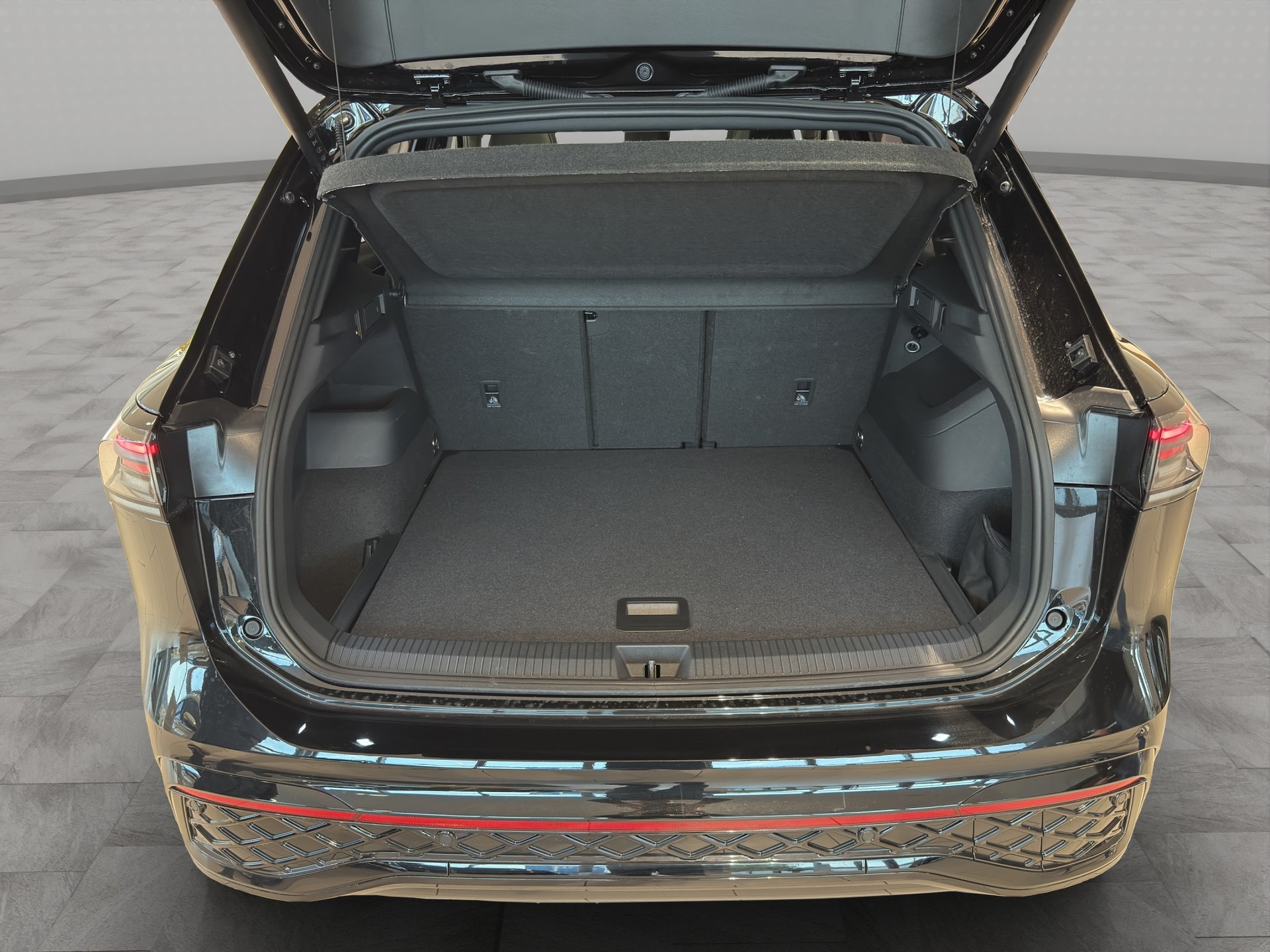 VW Tiguan 2.0 TSI DSG R-Line 4Motion-image-19