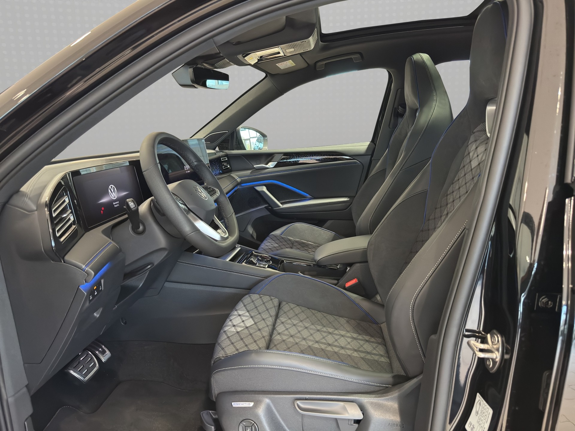 VW Tiguan 2.0 TSI DSG R-Line 4Motion-image-8