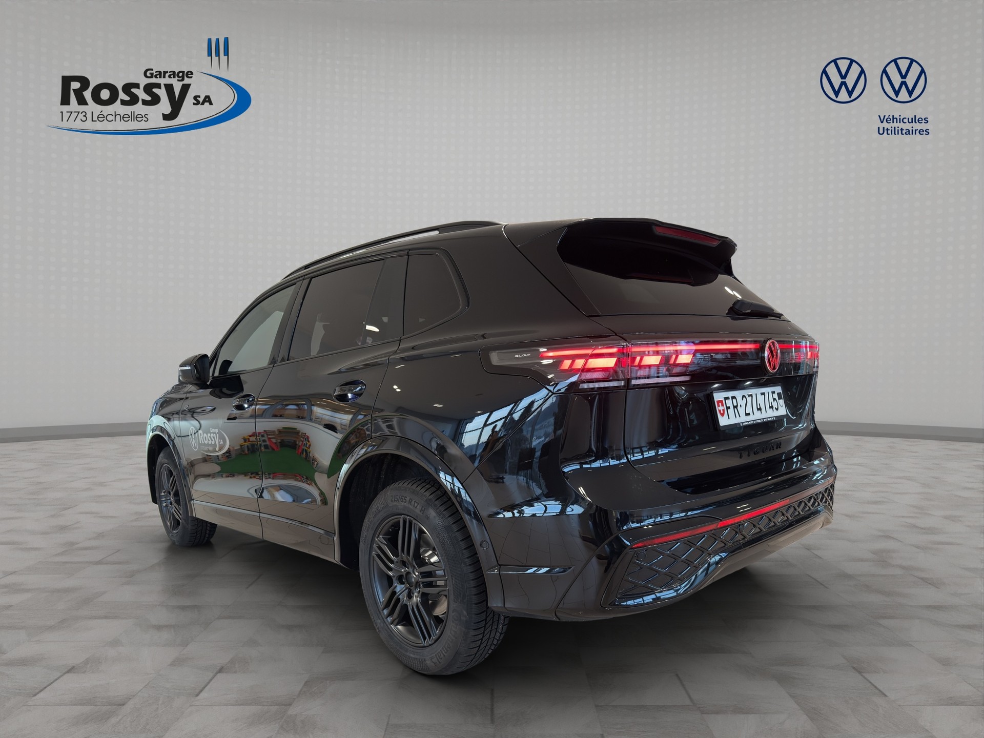VW Tiguan 2.0 TSI DSG R-Line 4Motion-showroom-element-3