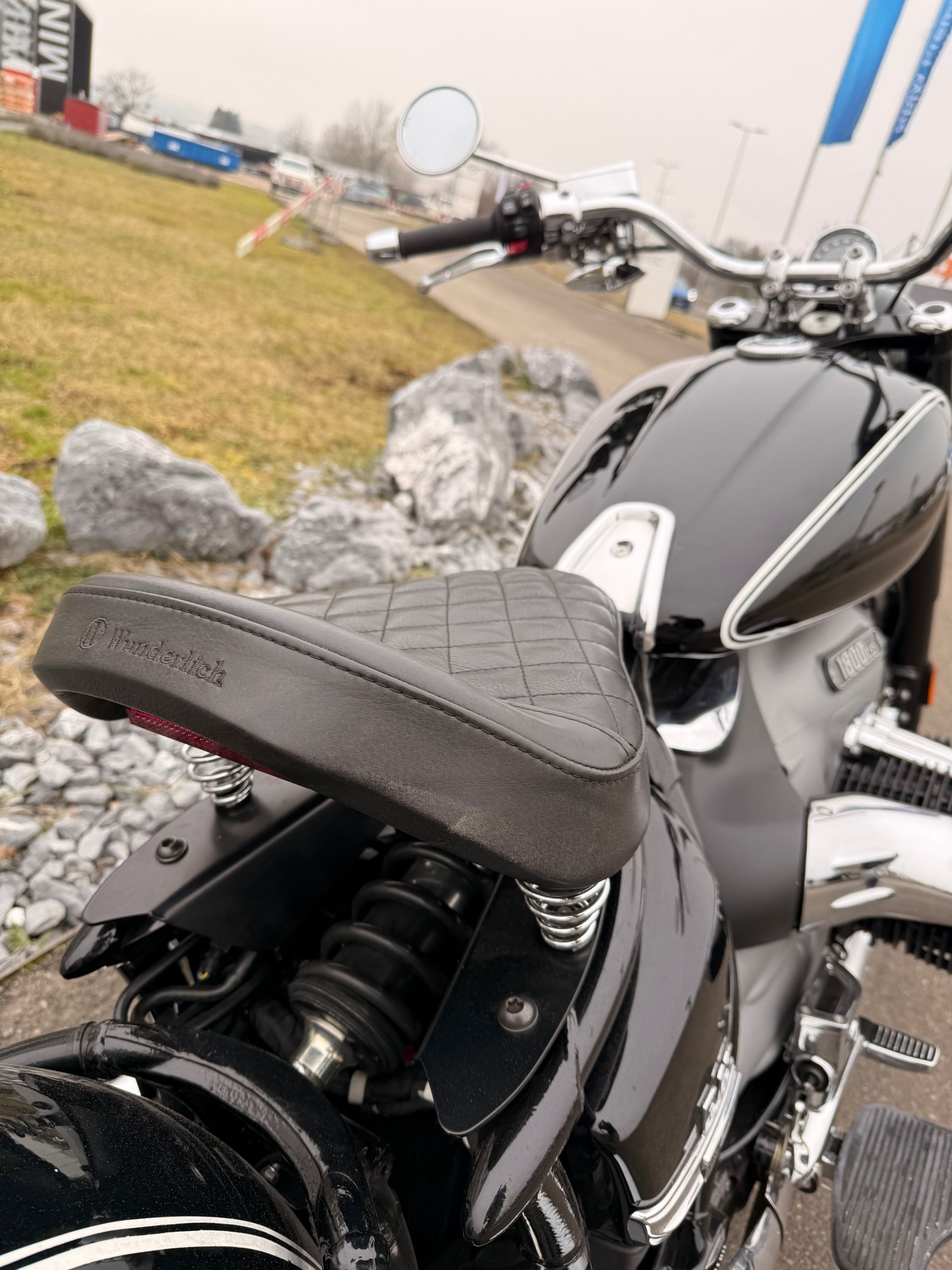 BMW R 18 Bobber mit J&H Klappenauspuff-image-5