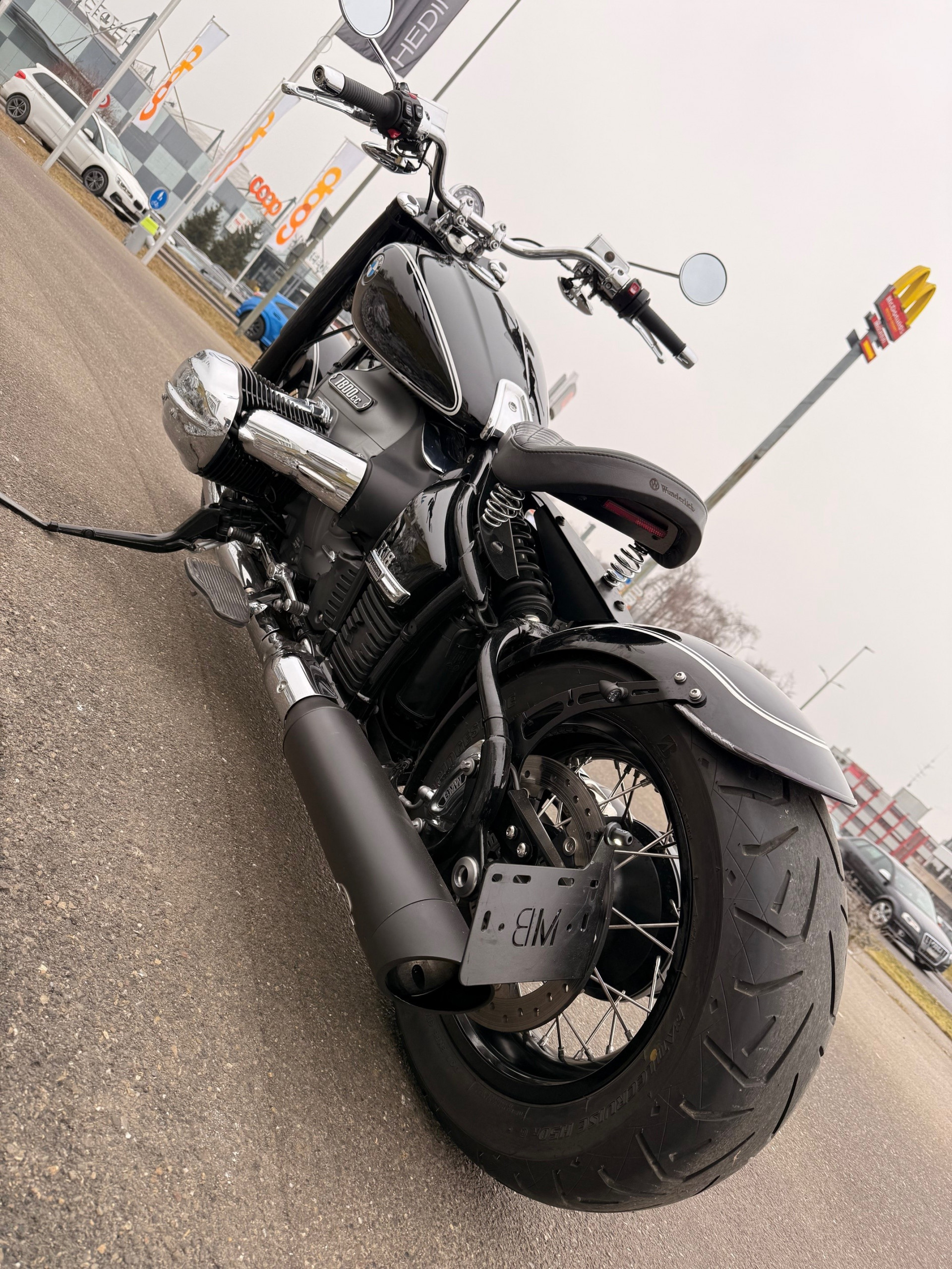 BMW R 18 Bobber mit J&H Klappenauspuff-image-9