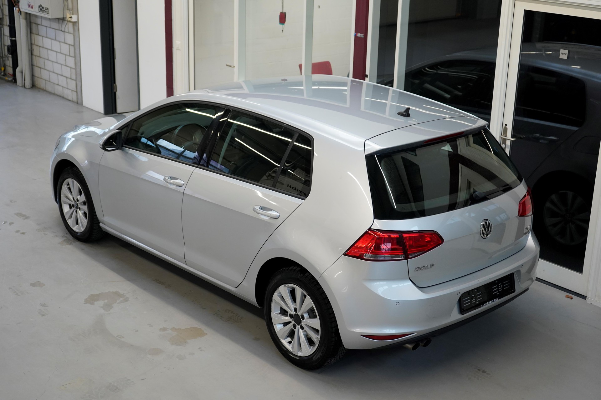 VW Golf 1.6 TDI Trendline 4Motion-image-4