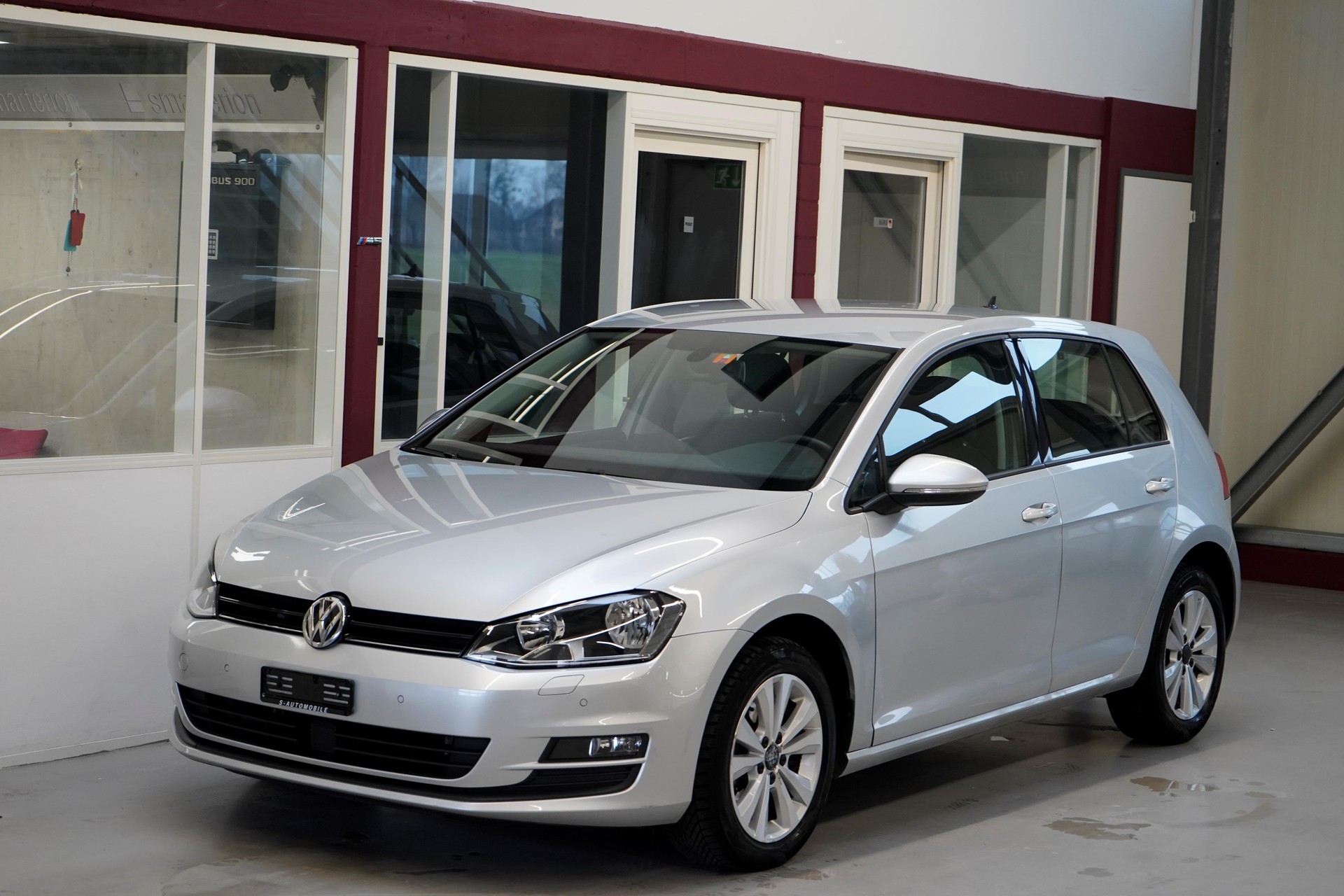 VW Golf 1.6 TDI Trendline 4Motion-image-2