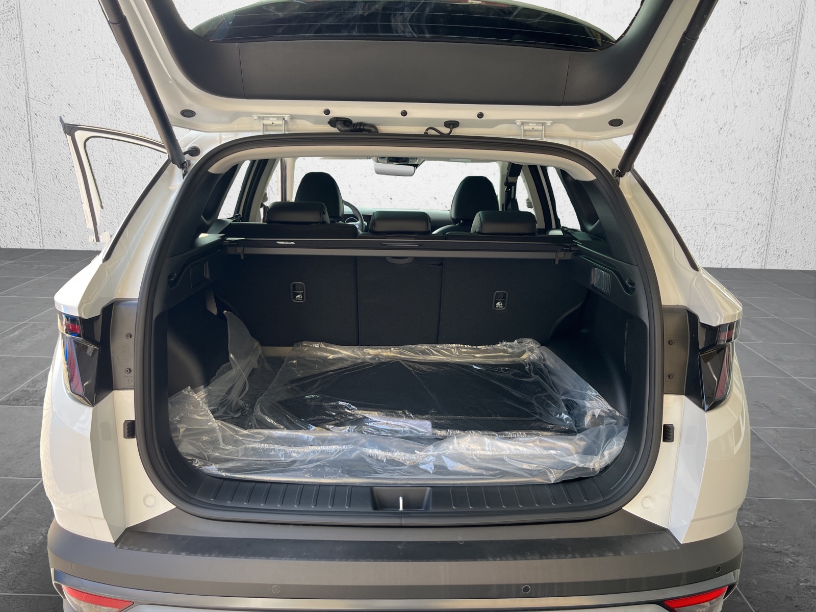 HYUNDAI Tucson 1.6 TGDI HEV Vertex Swiss Edition 4WD-image-12