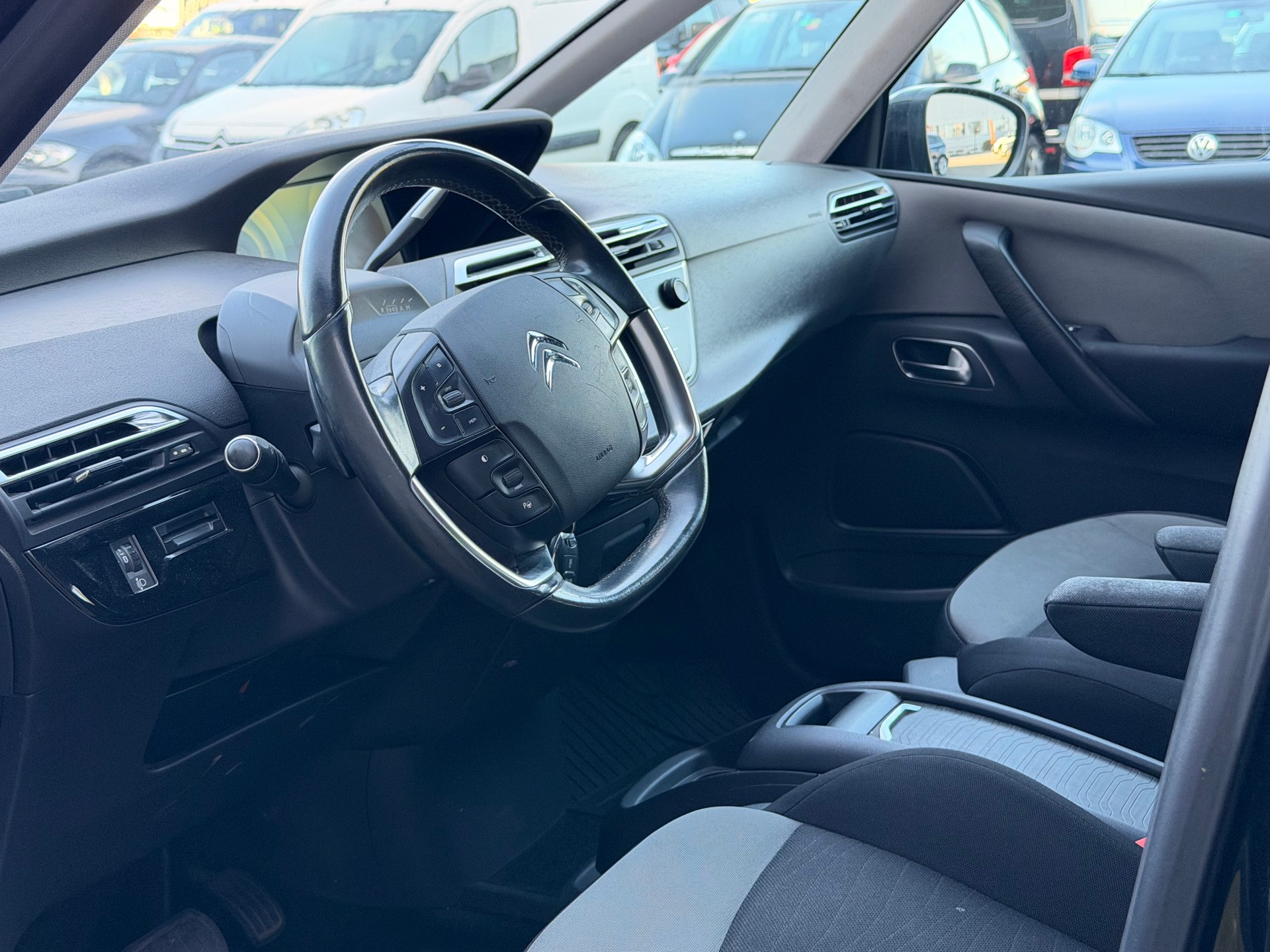 CITROEN Grand C4 Picasso 1.6 e-HDi Exclusive EGS6-image-11