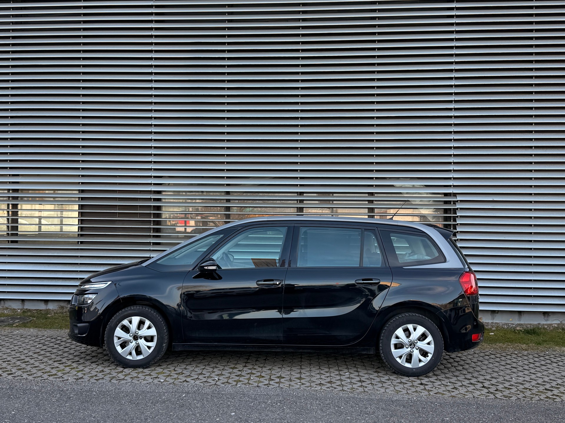 CITROEN Grand C4 Picasso 1.6 e-HDi Exclusive EGS6-image-3