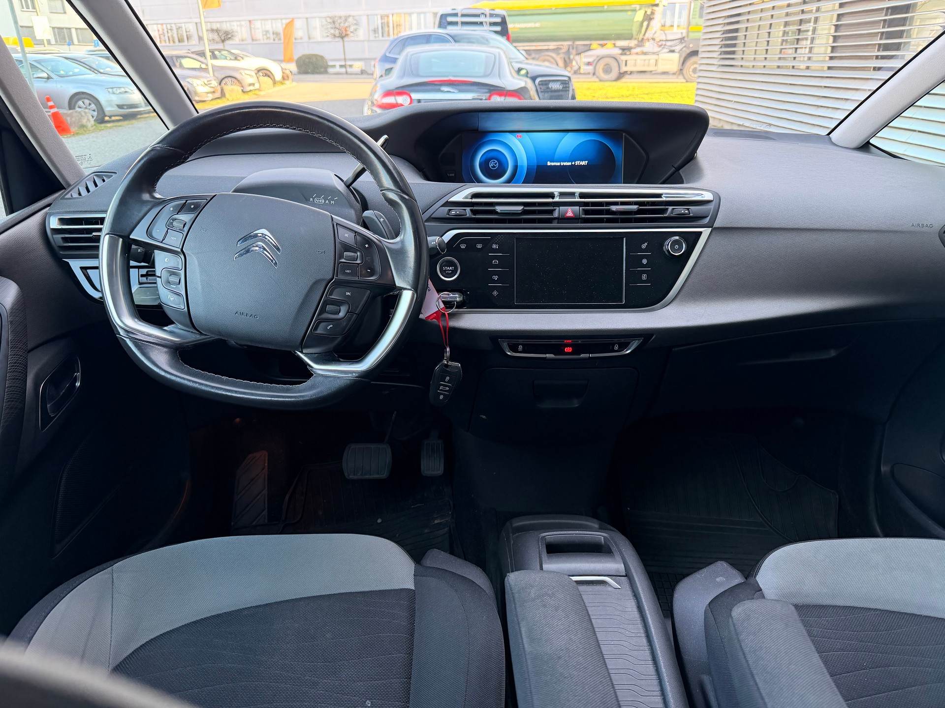 CITROEN Grand C4 Picasso 1.6 e-HDi Exclusive EGS6-image-10