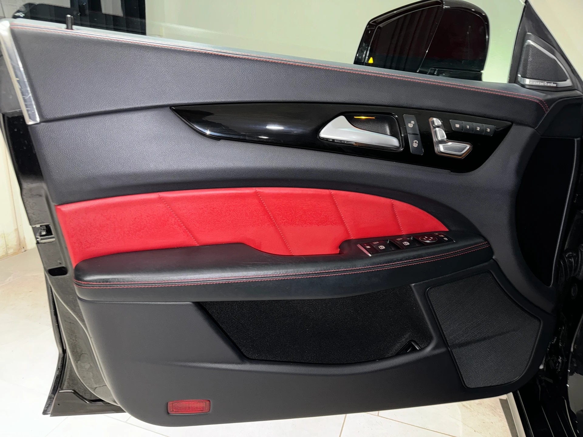 MERCEDES-BENZ CLS Shooting Brake 250 BlueTEC 4Matic 7G-Tronic-image-12