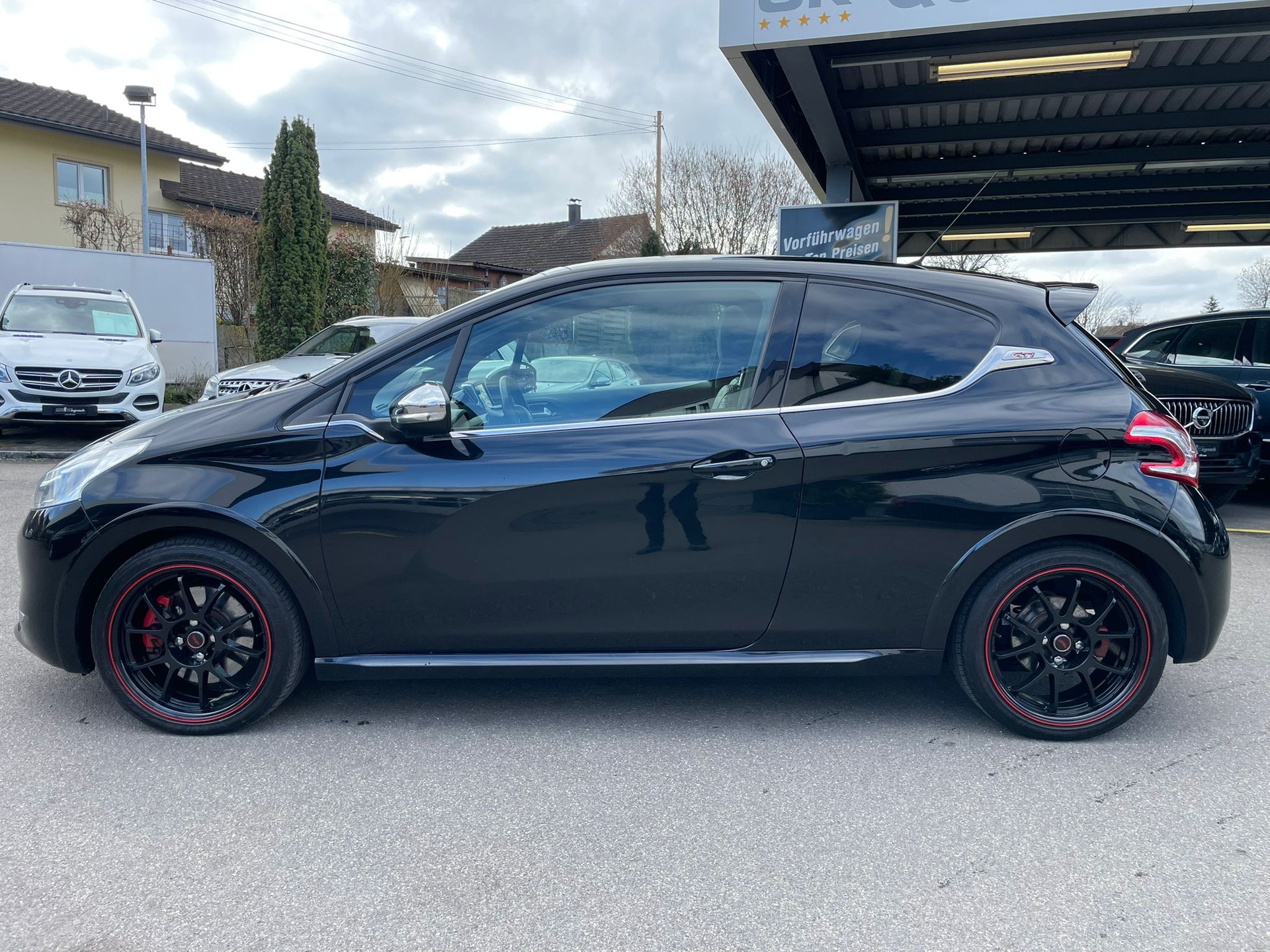 PEUGEOT 208 1.6 Turbo GTi-image-4
