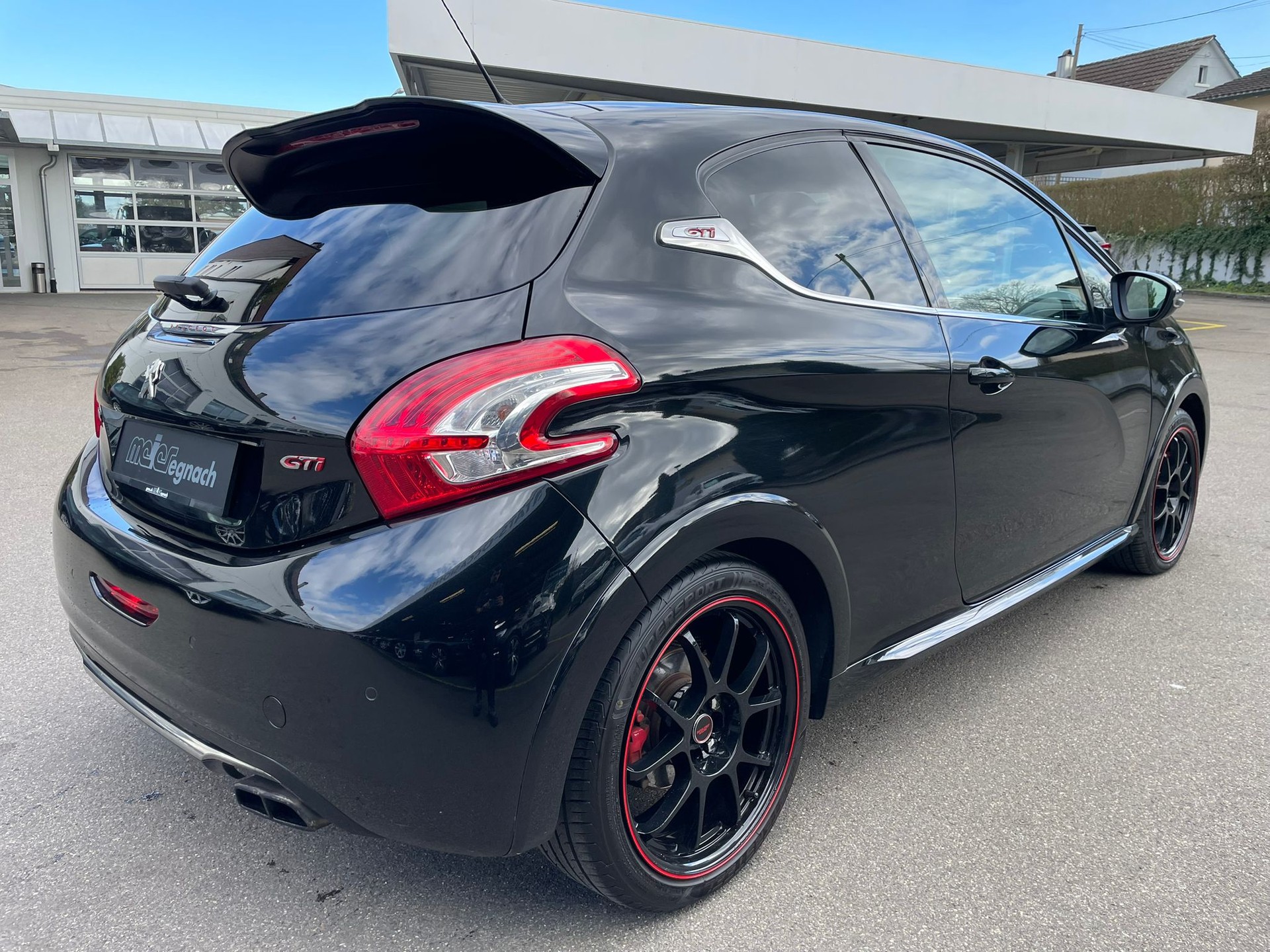 PEUGEOT 208 1.6 Turbo GTi-image-5