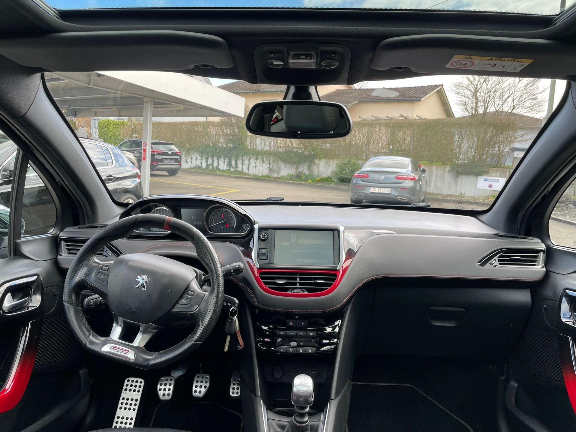 PEUGEOT 208 1.6 Turbo GTi-image-11