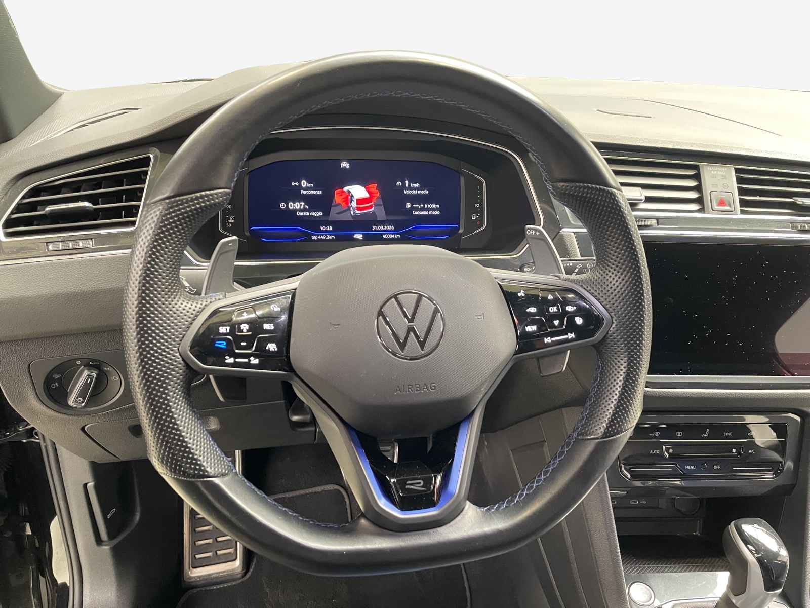 VW Tiguan 2.0TSI R 4Motion DSG-image-9