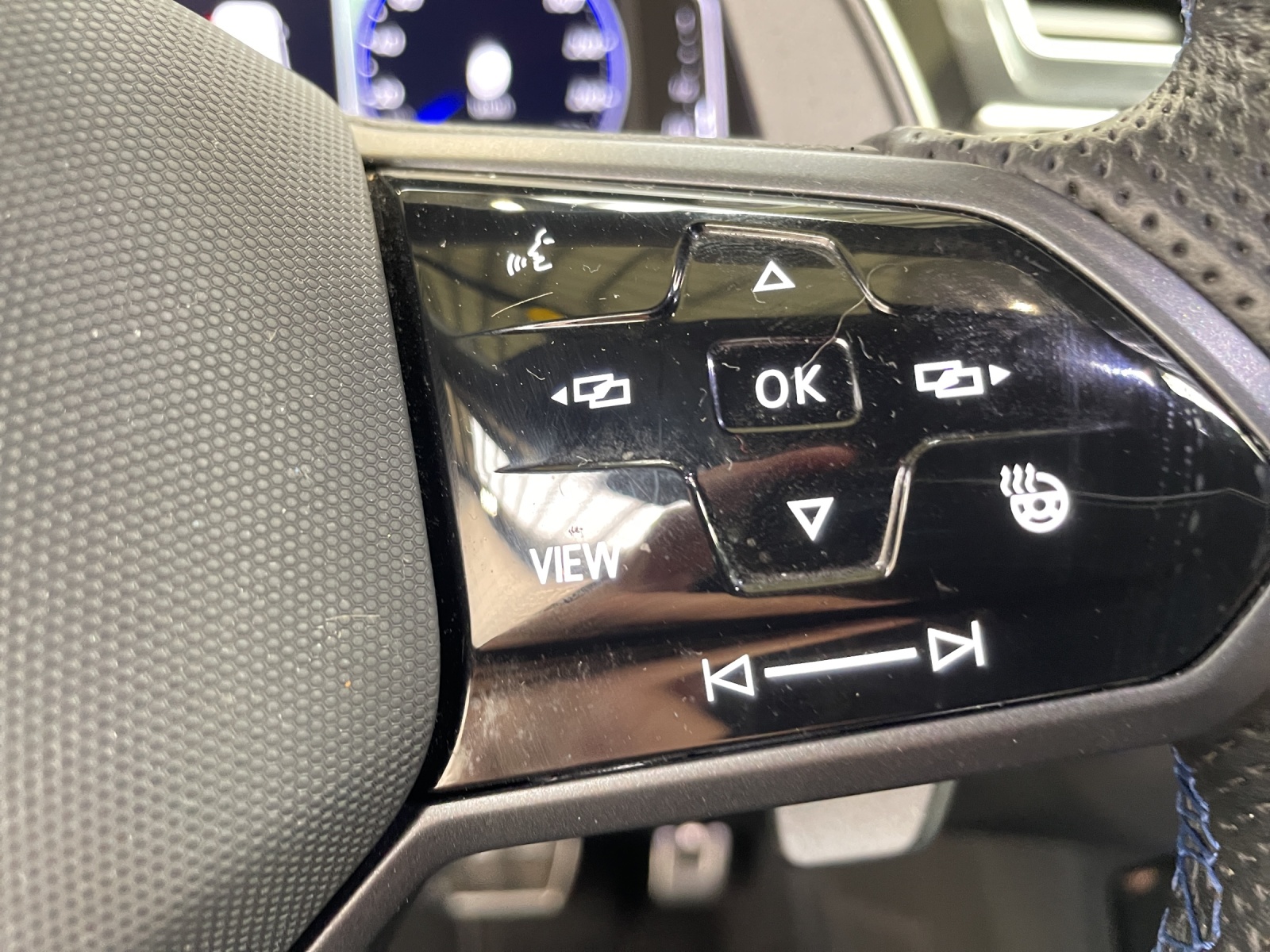 VW Tiguan 2.0TSI R 4Motion DSG-image-15