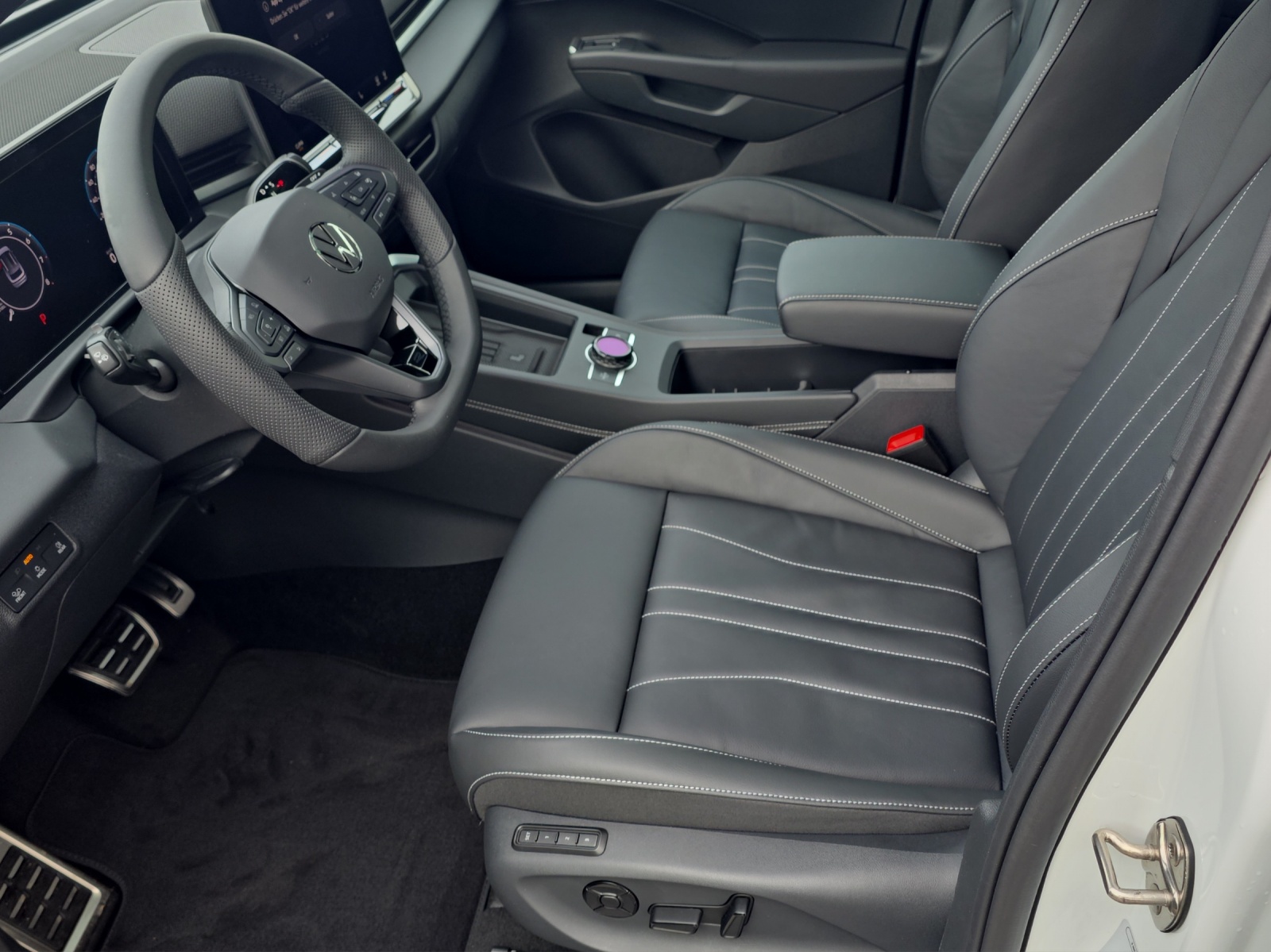 VW T-Roc 1.5 eTSI mHEV R-Line DSG-image-3