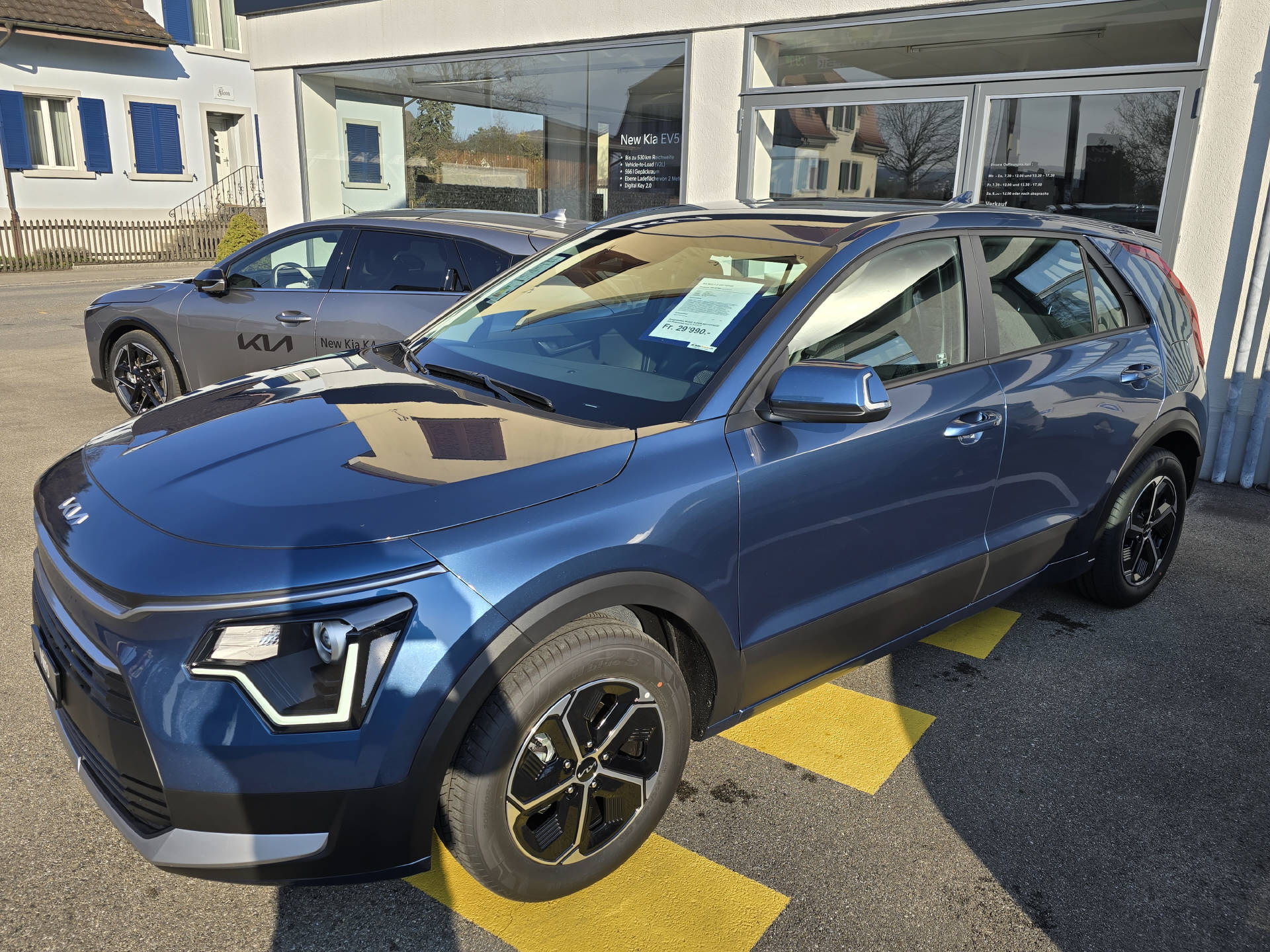KIA Niro 1.6 GDi Hybrid-image-1