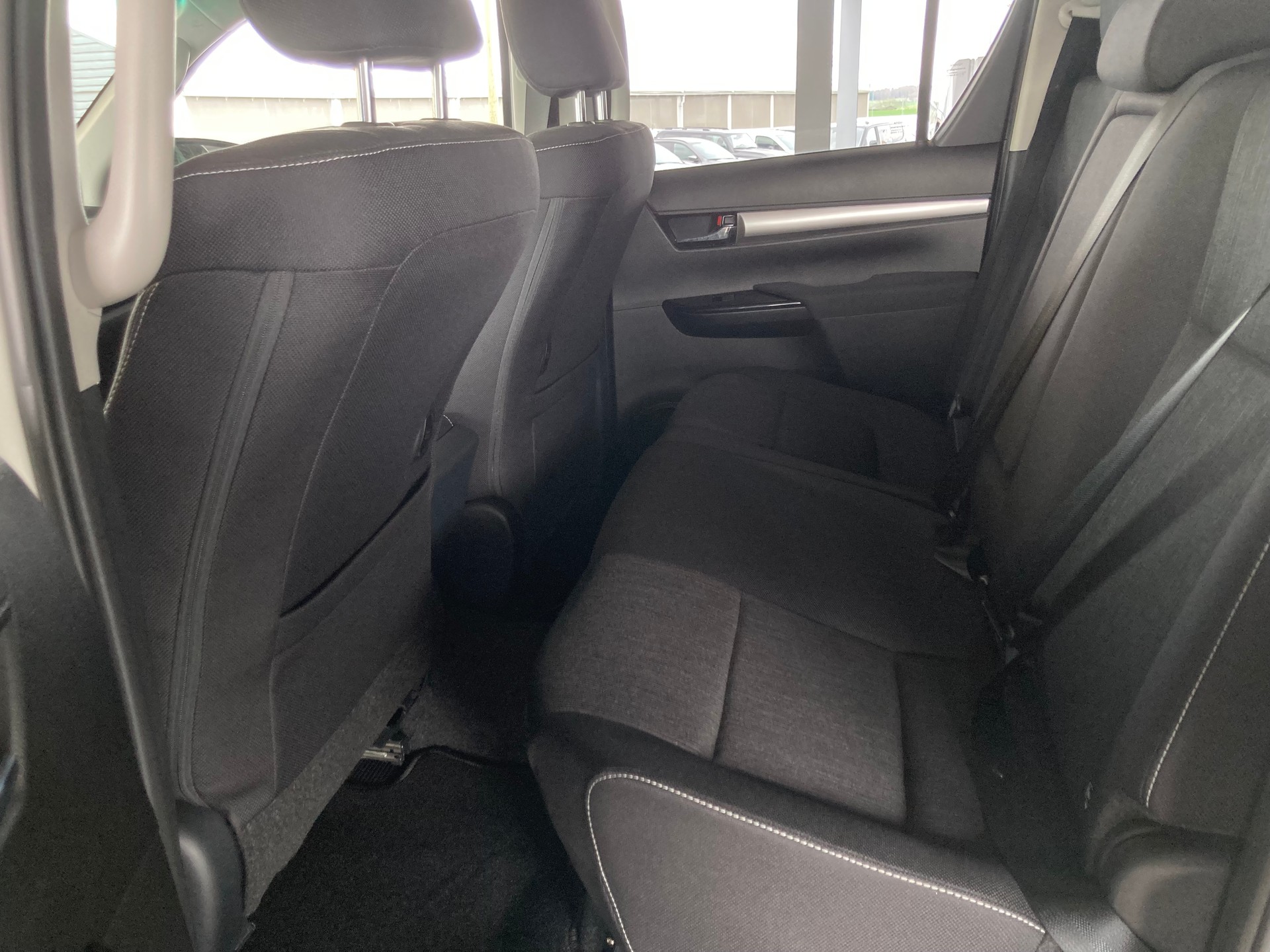 TOYOTA Hilux 2.4d Style Double Cab 4x4 A-image-13