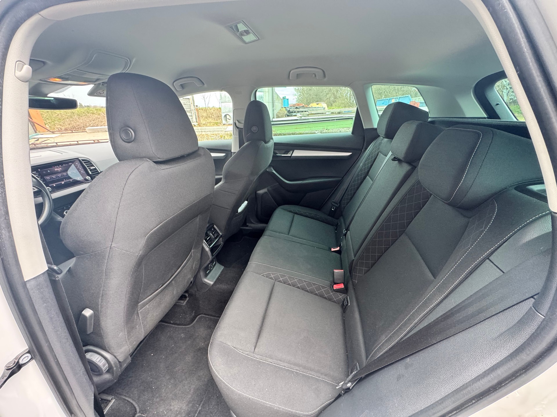 SKODA Karoq 2.0 TDI CR Ambition 4x4 DSG-image-10