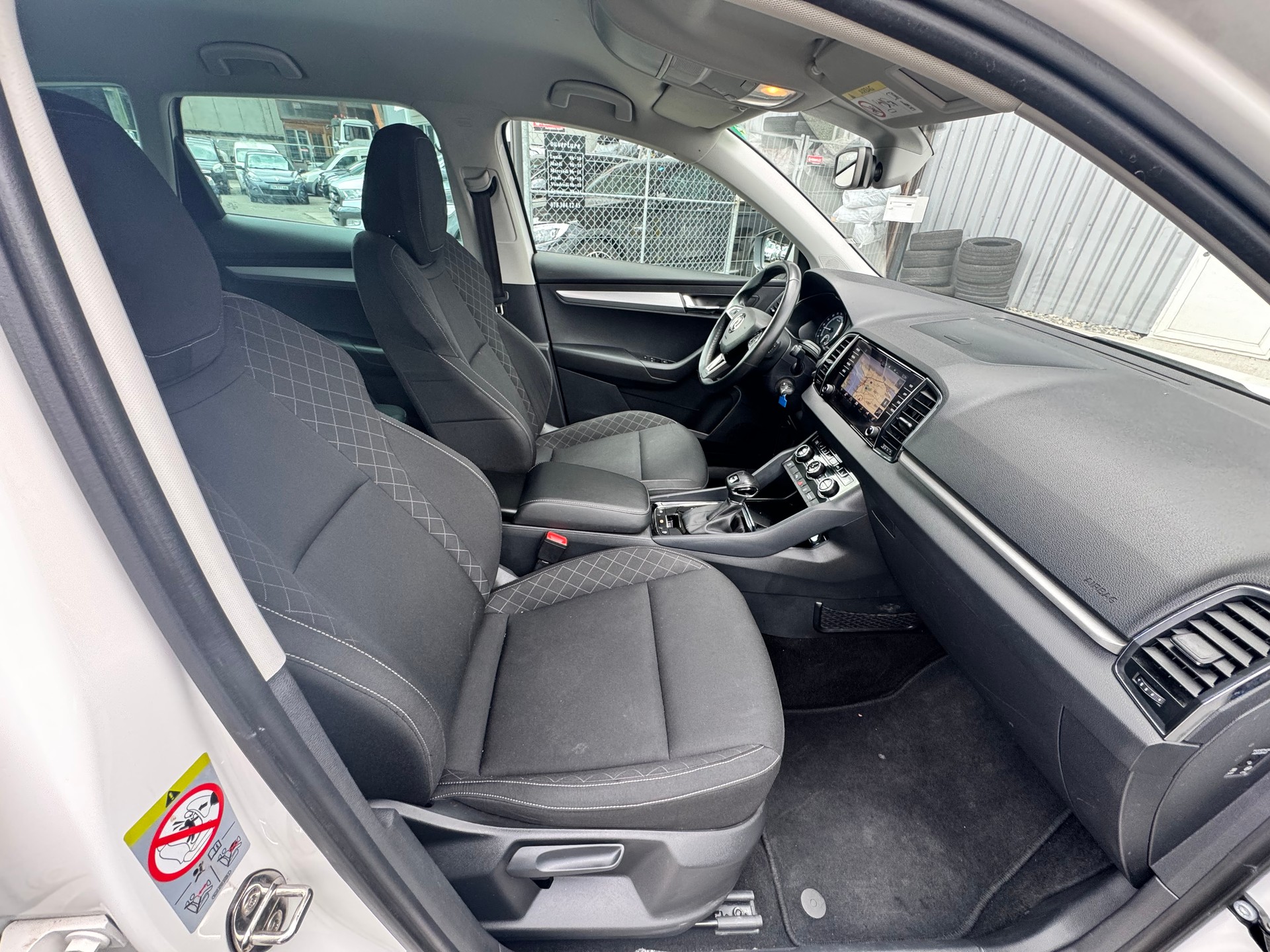 SKODA Karoq 2.0 TDI CR Ambition 4x4 DSG-image-8