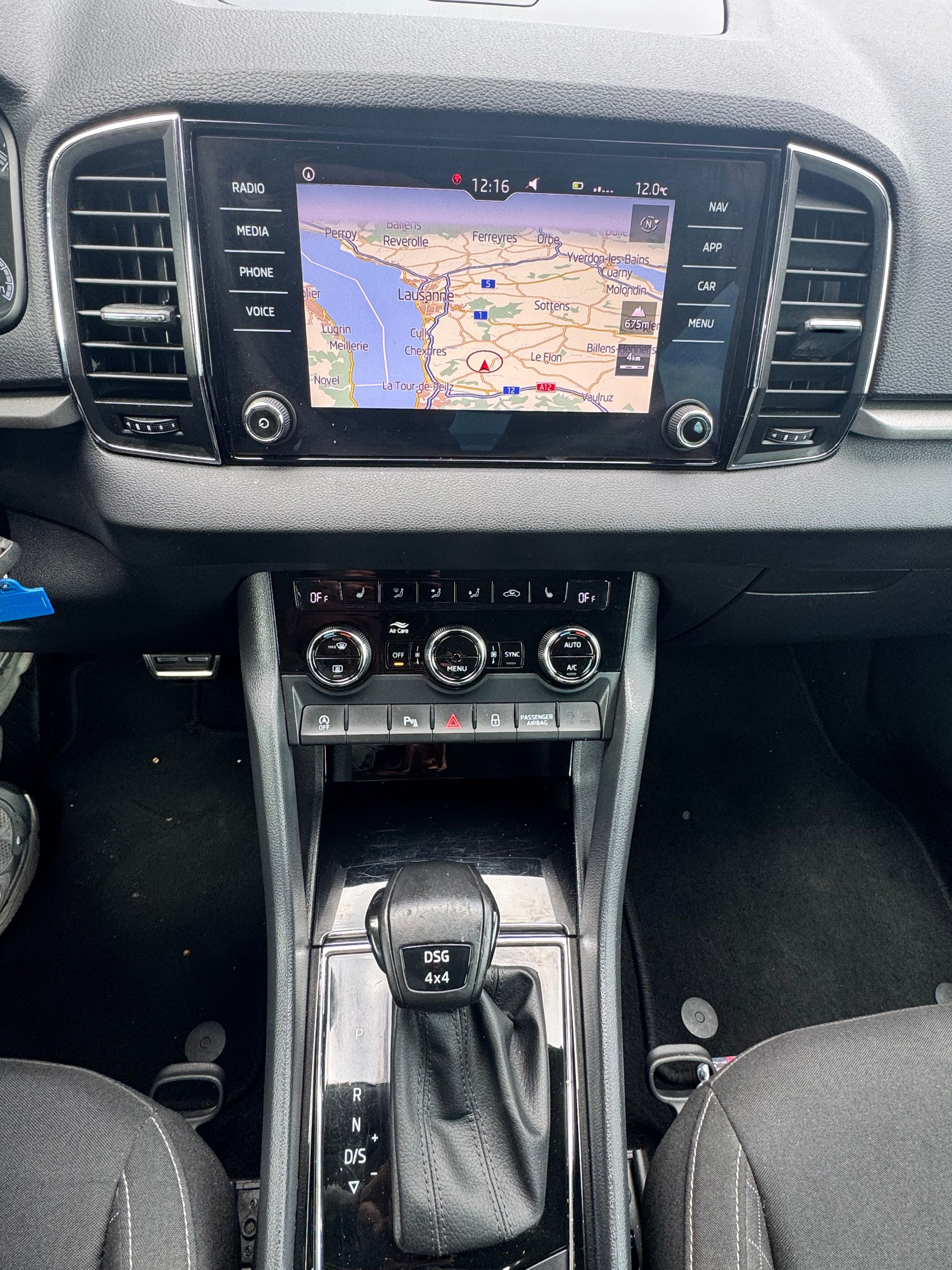SKODA Karoq 2.0 TDI CR Ambition 4x4 DSG-image-5