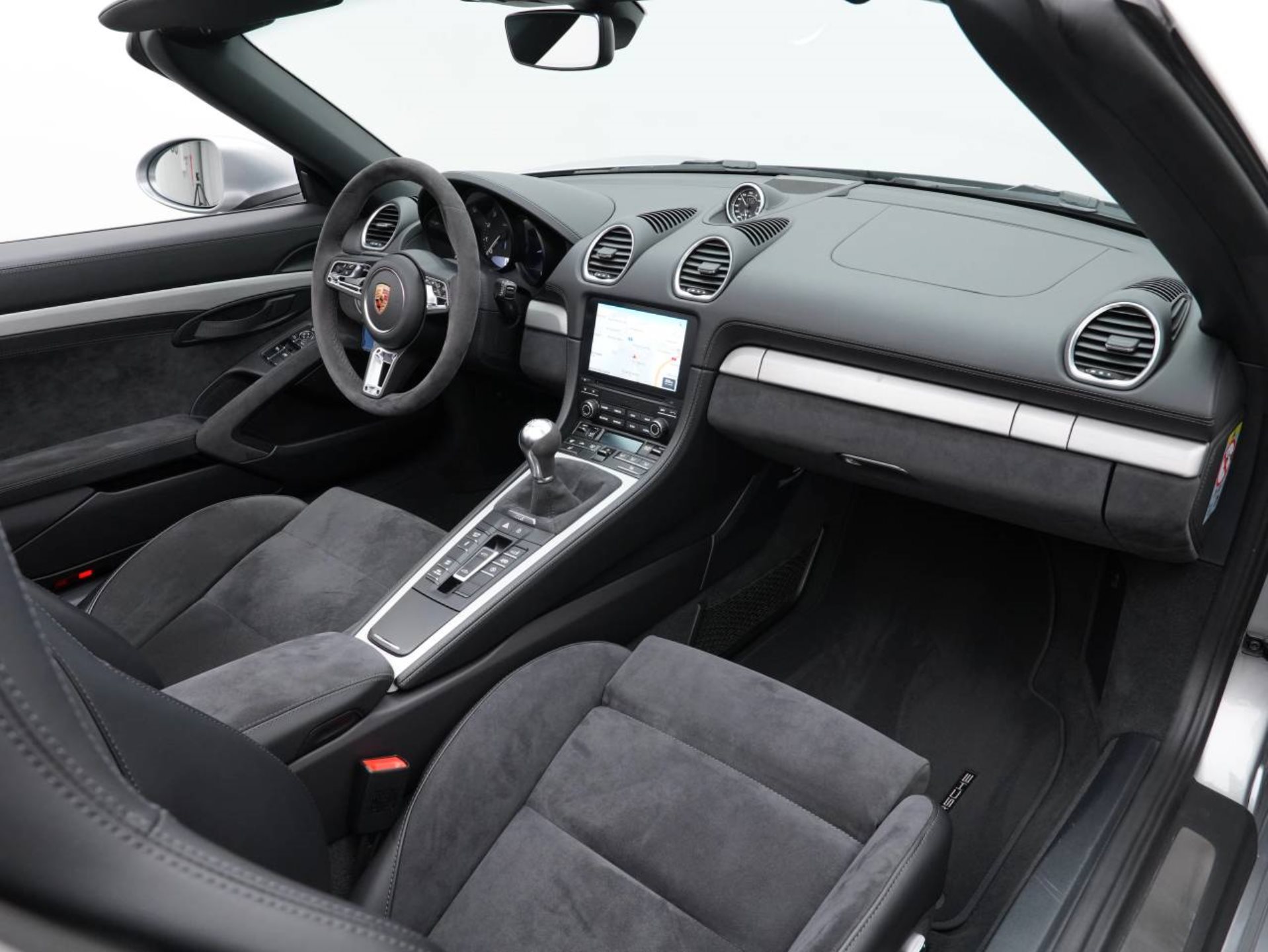 PORSCHE 718 Spyder-image-23
