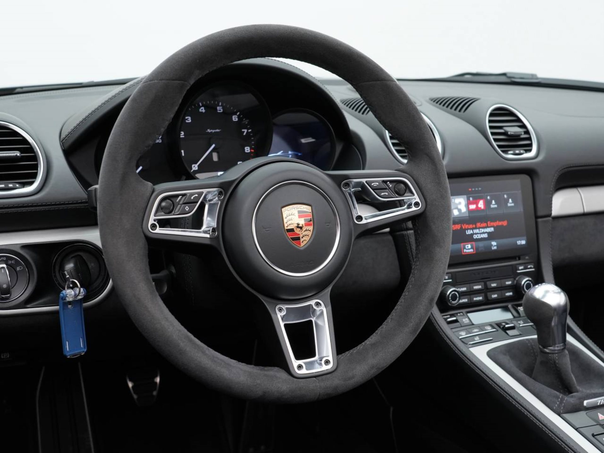 PORSCHE 718 Spyder-image-15
