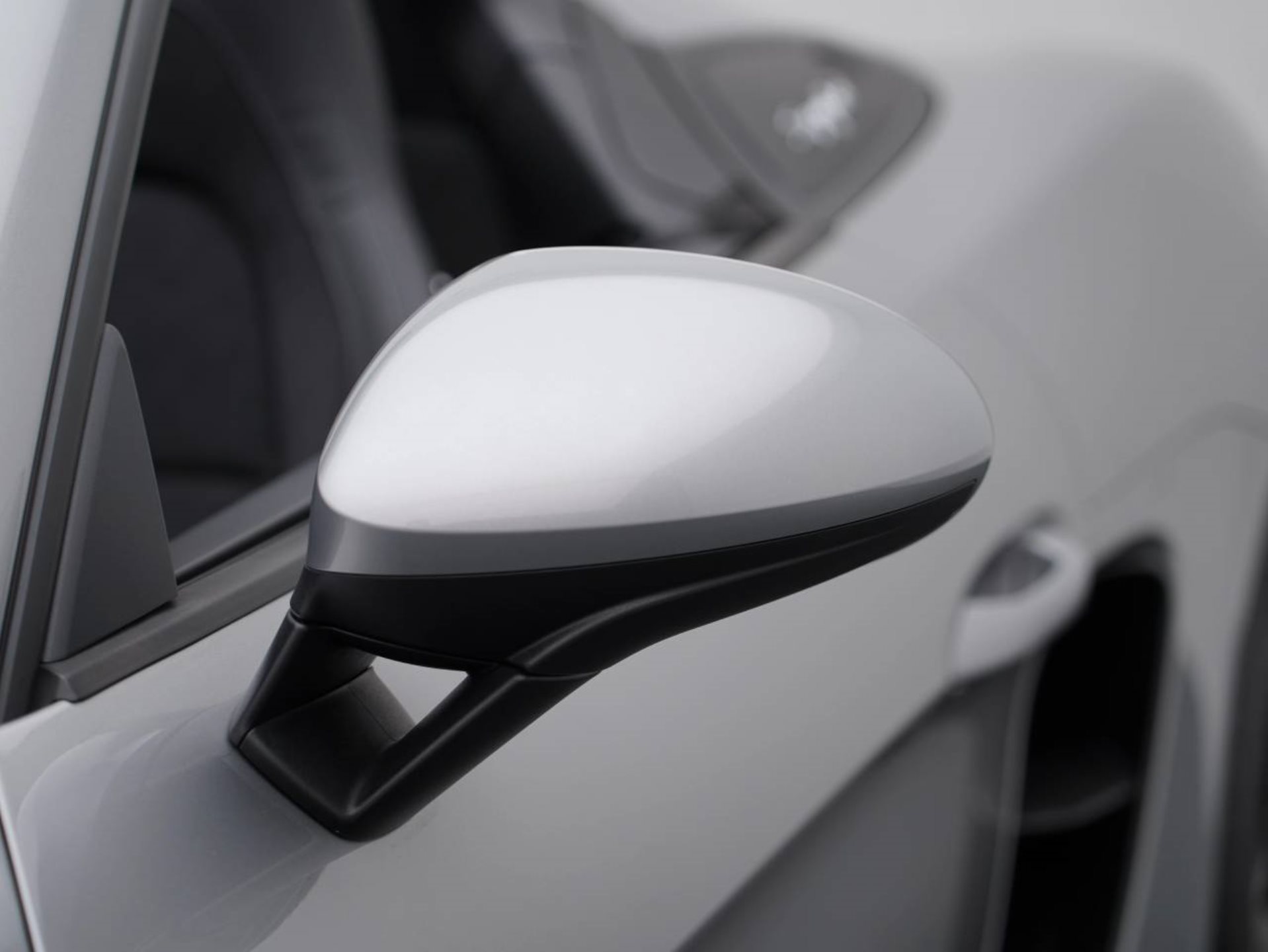 PORSCHE 718 Spyder-image-13