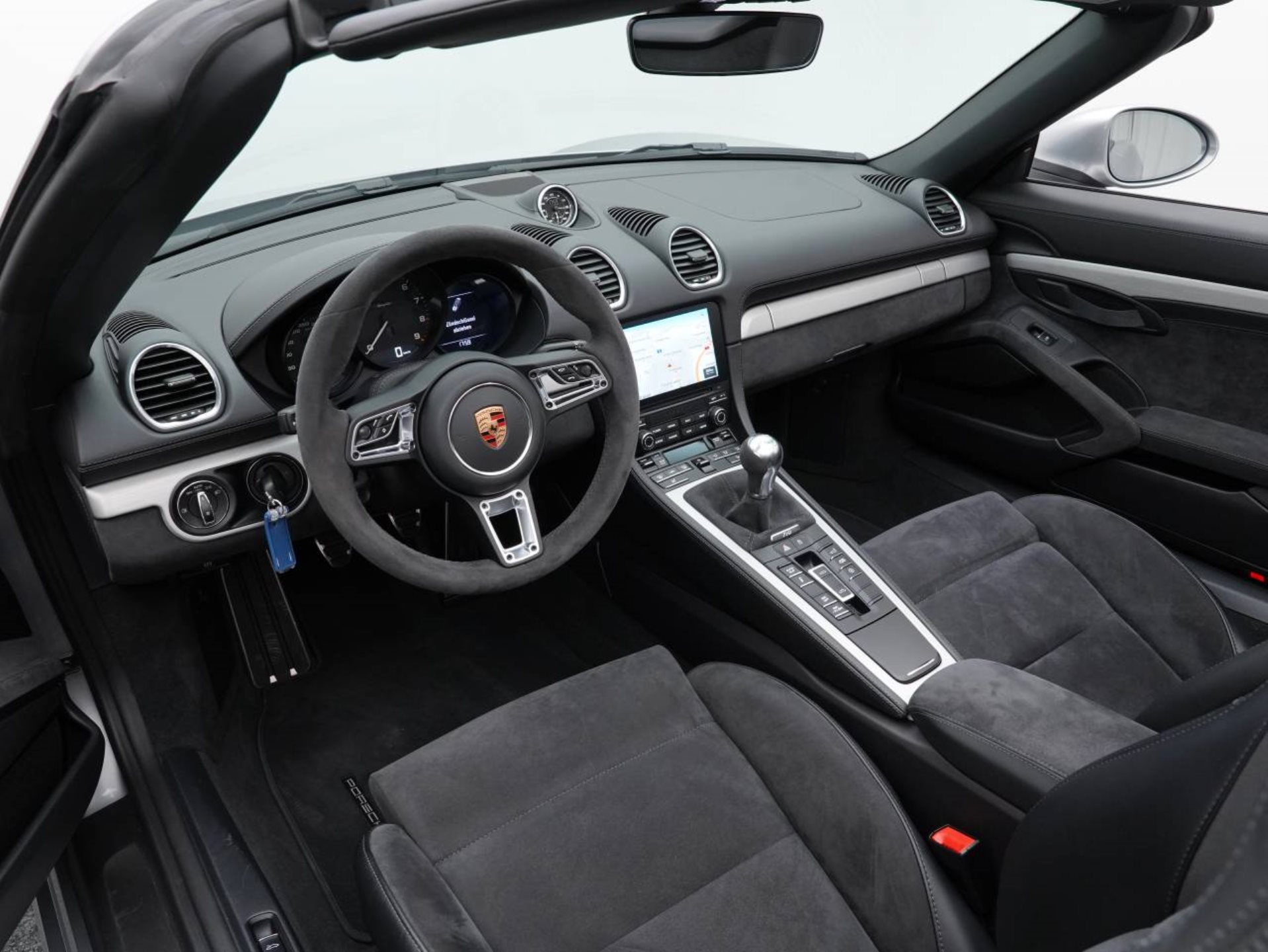 PORSCHE 718 Spyder-image-14
