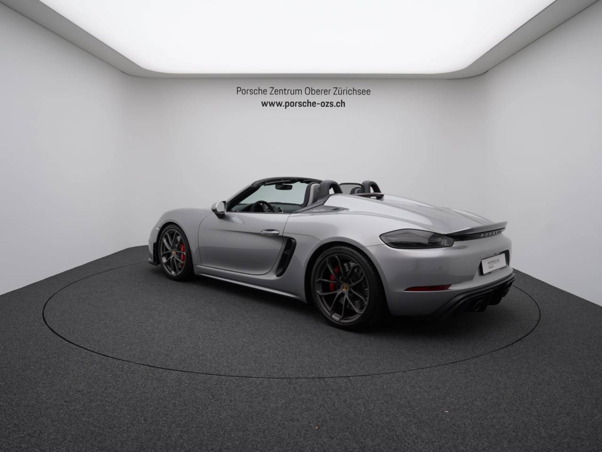 PORSCHE 718 Spyder-image-2