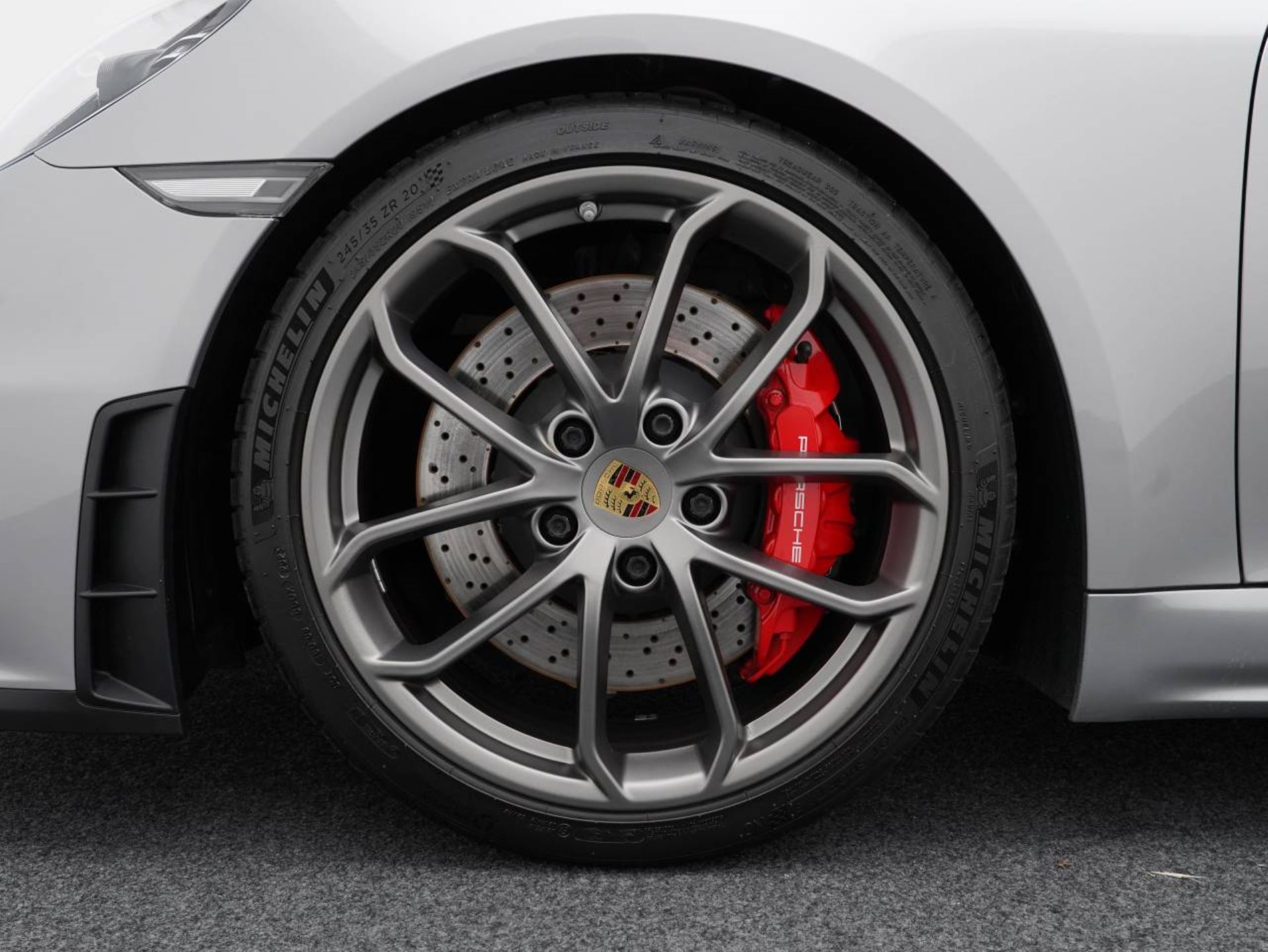 PORSCHE 718 Spyder-image-10