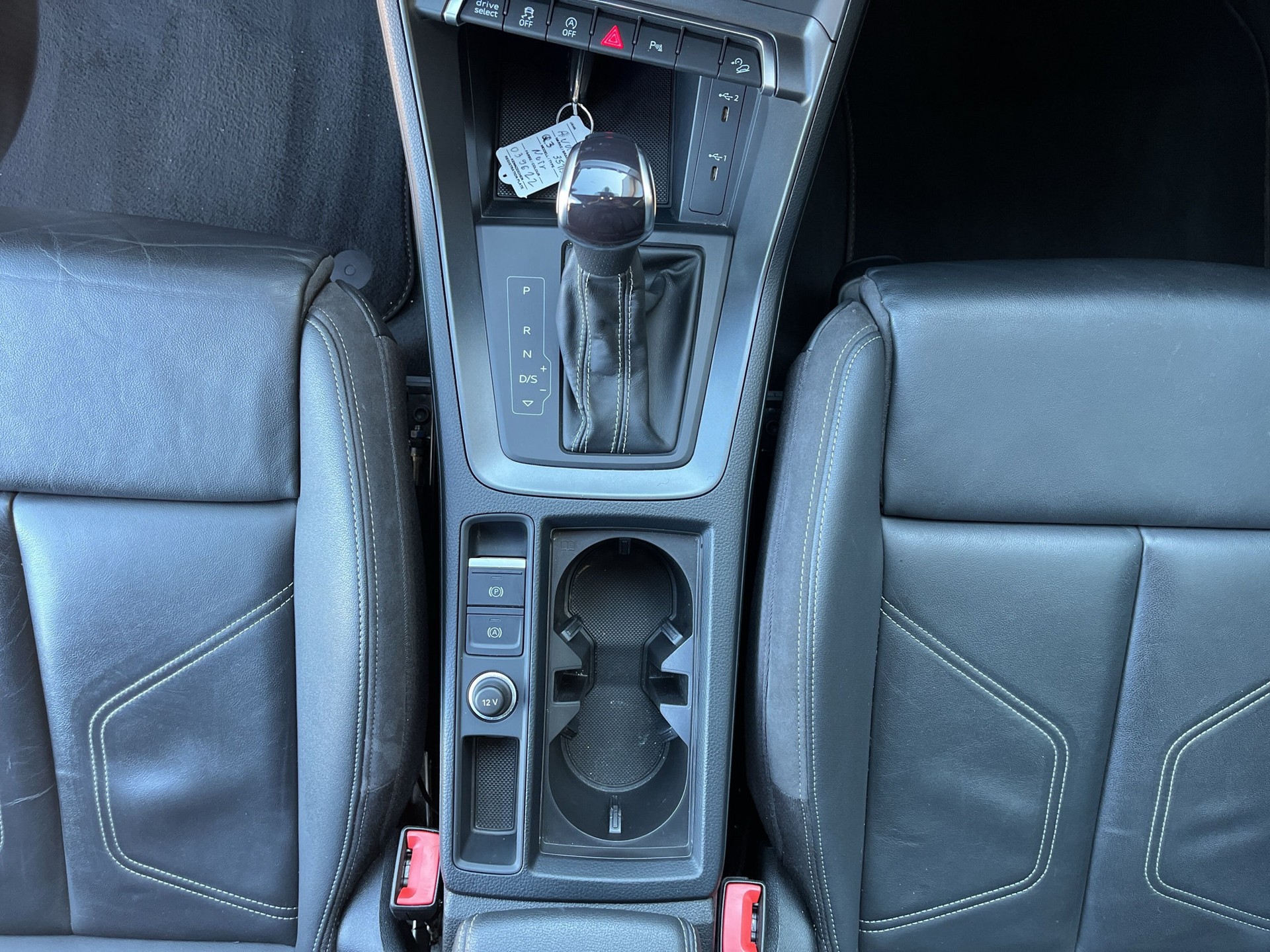 AUDI Q3 35 TFSI S line Attraction S-tronic-image-12