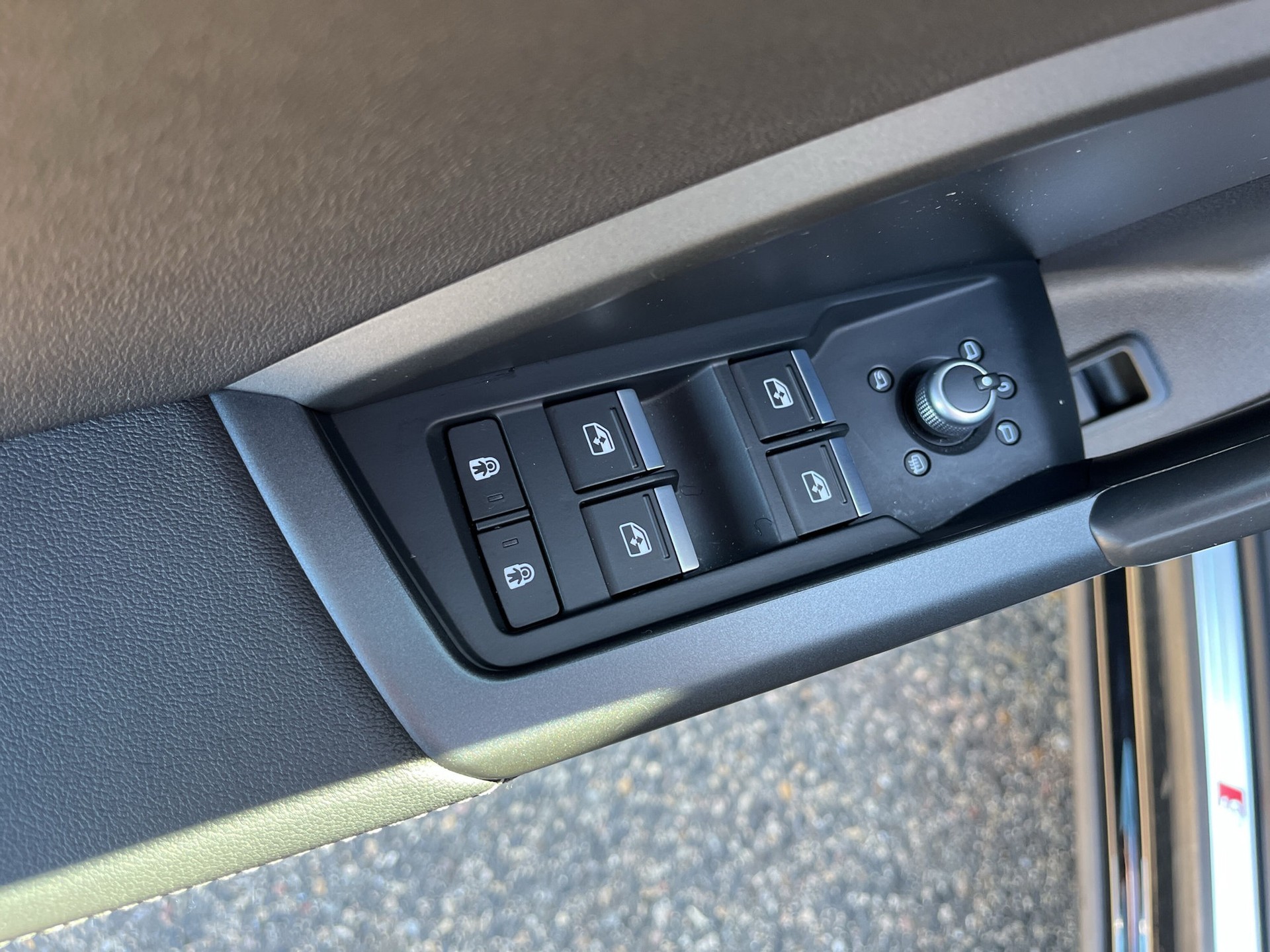 AUDI Q3 35 TFSI S line Attraction S-tronic-image-16