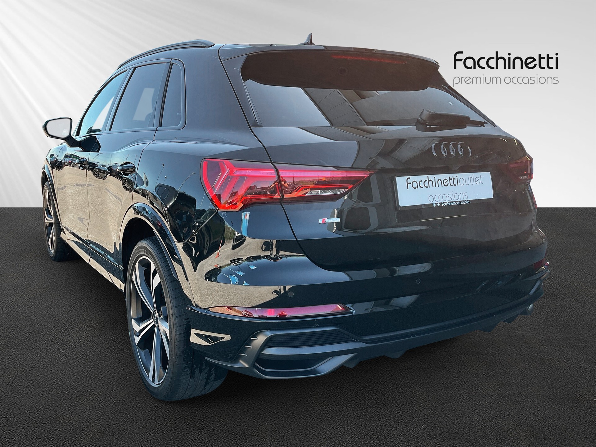 AUDI Q3 35 TFSI S line Attraction S-tronic-image-2