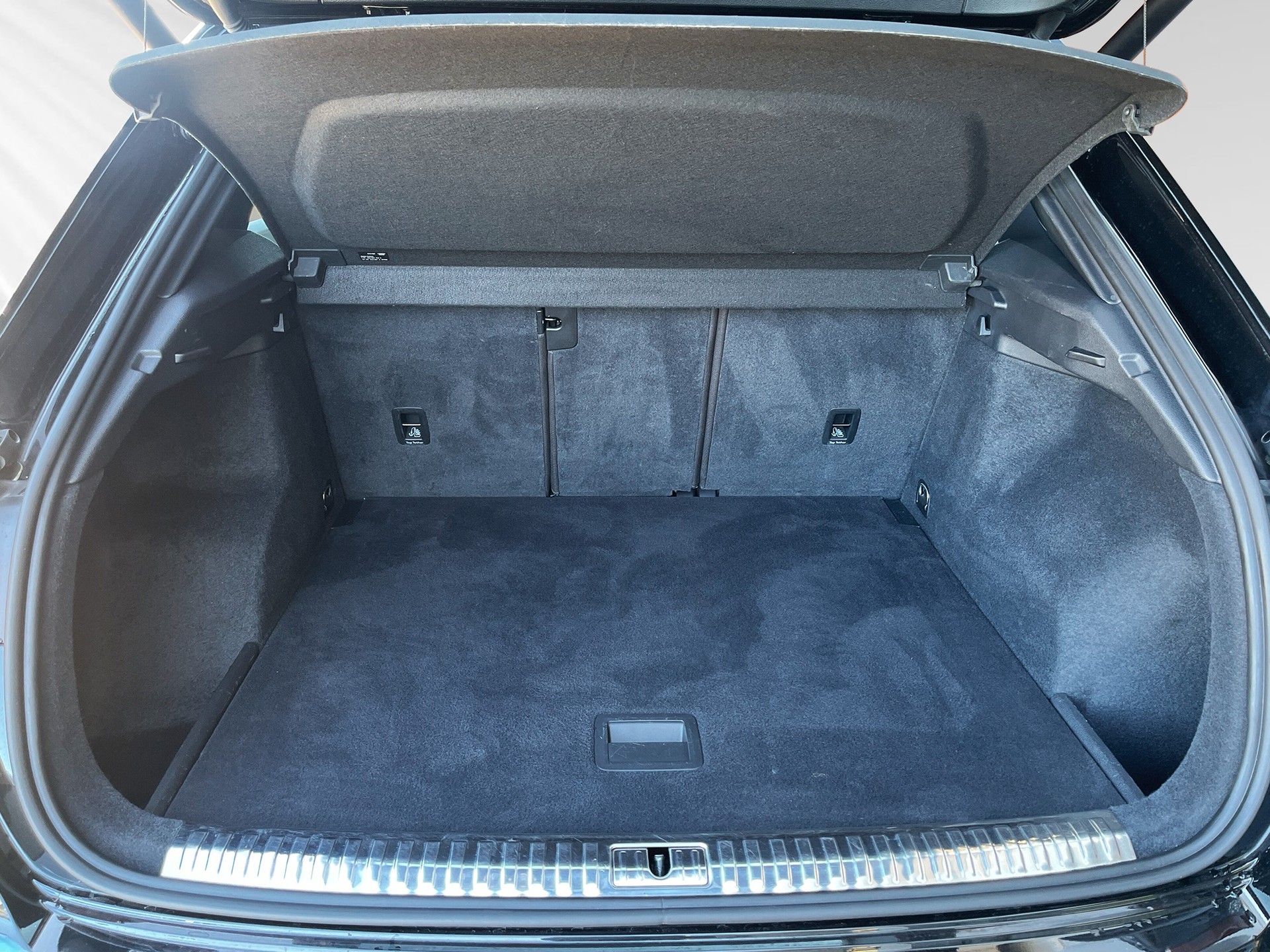 AUDI Q3 35 TFSI S line Attraction S-tronic-image-7