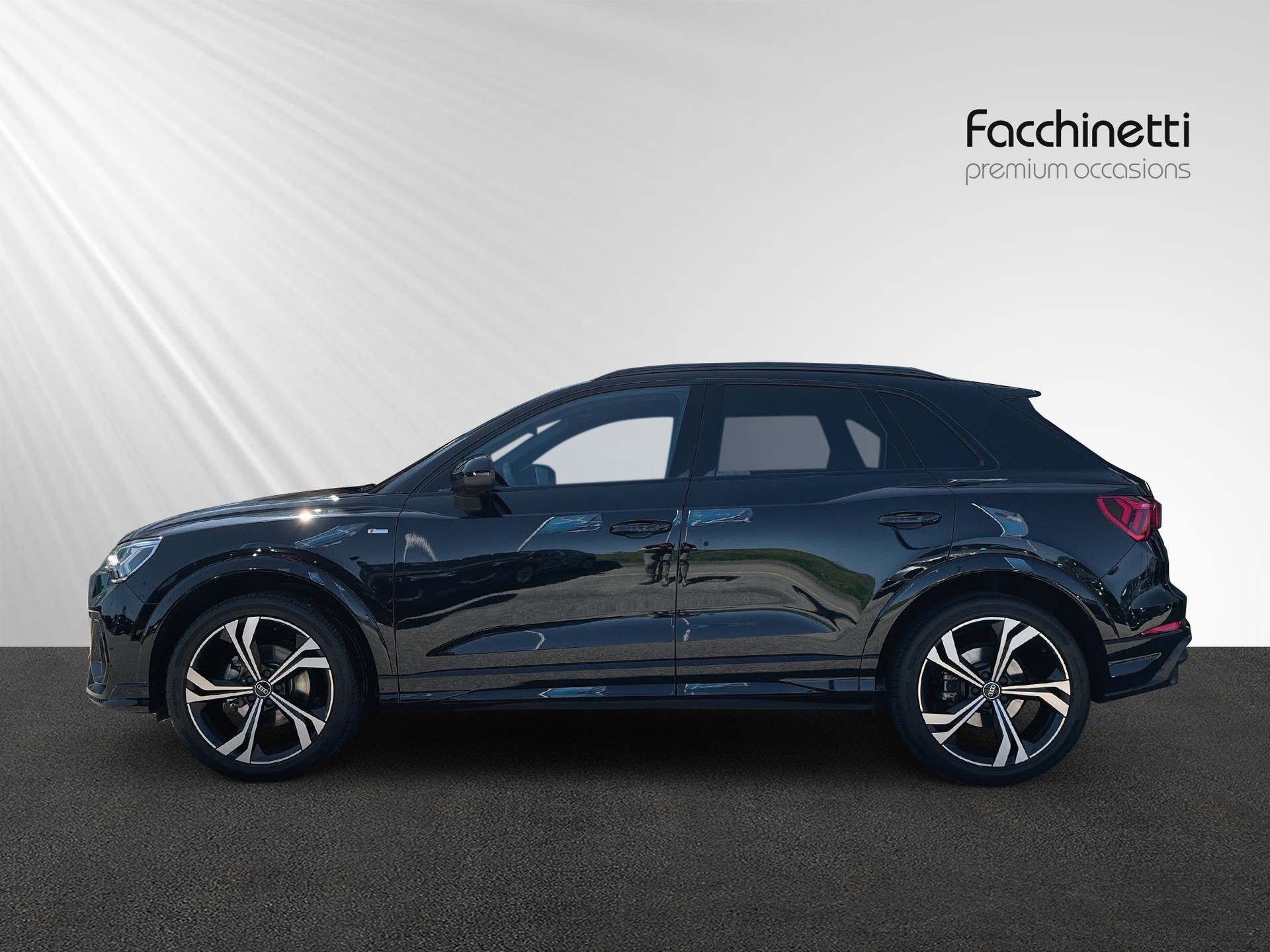 AUDI Q3 35 TFSI S line Attraction S-tronic-image-1