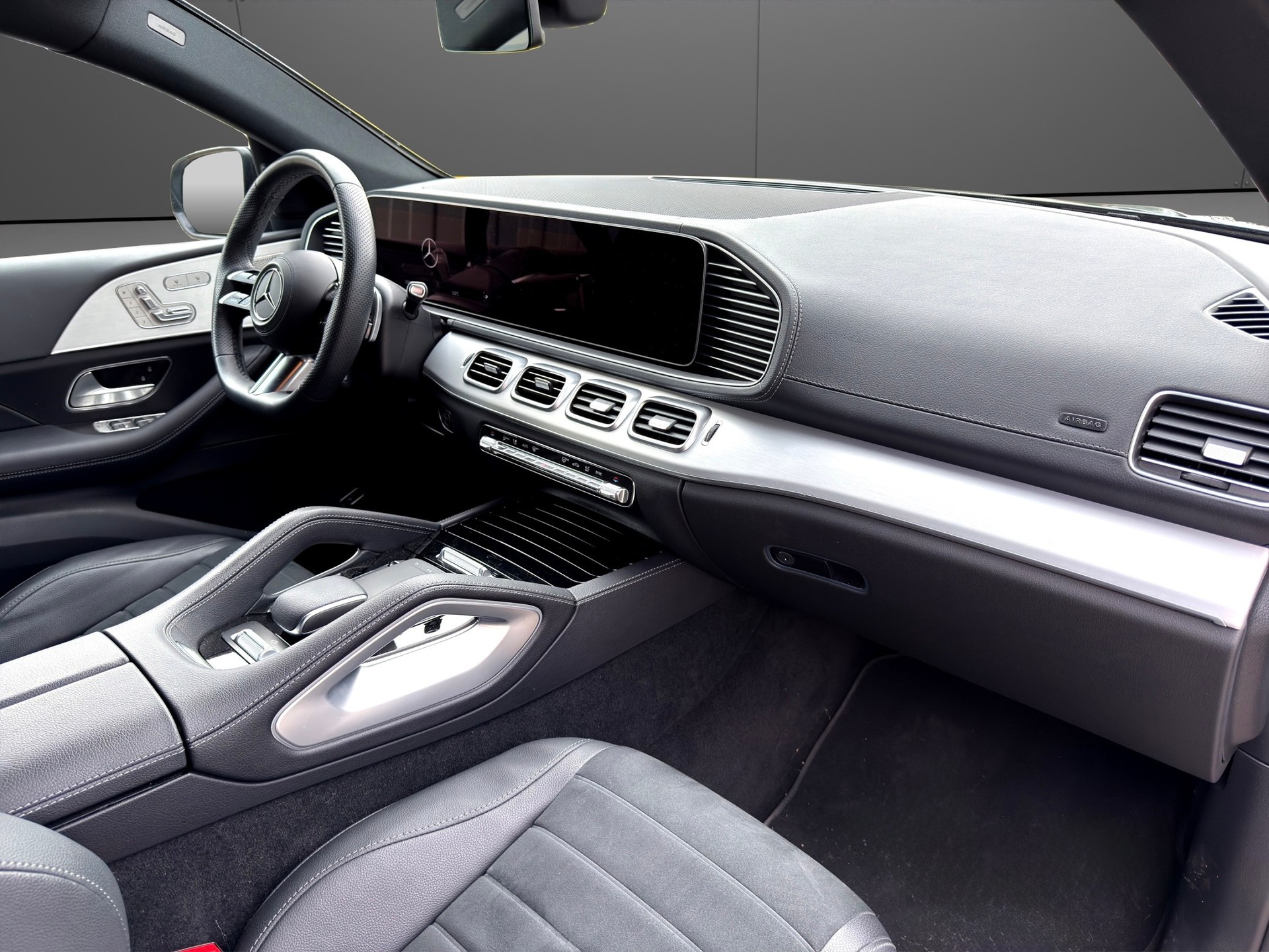 MERCEDES-BENZ GLE Coupé 300d AMG Line * Facelift *-image-12