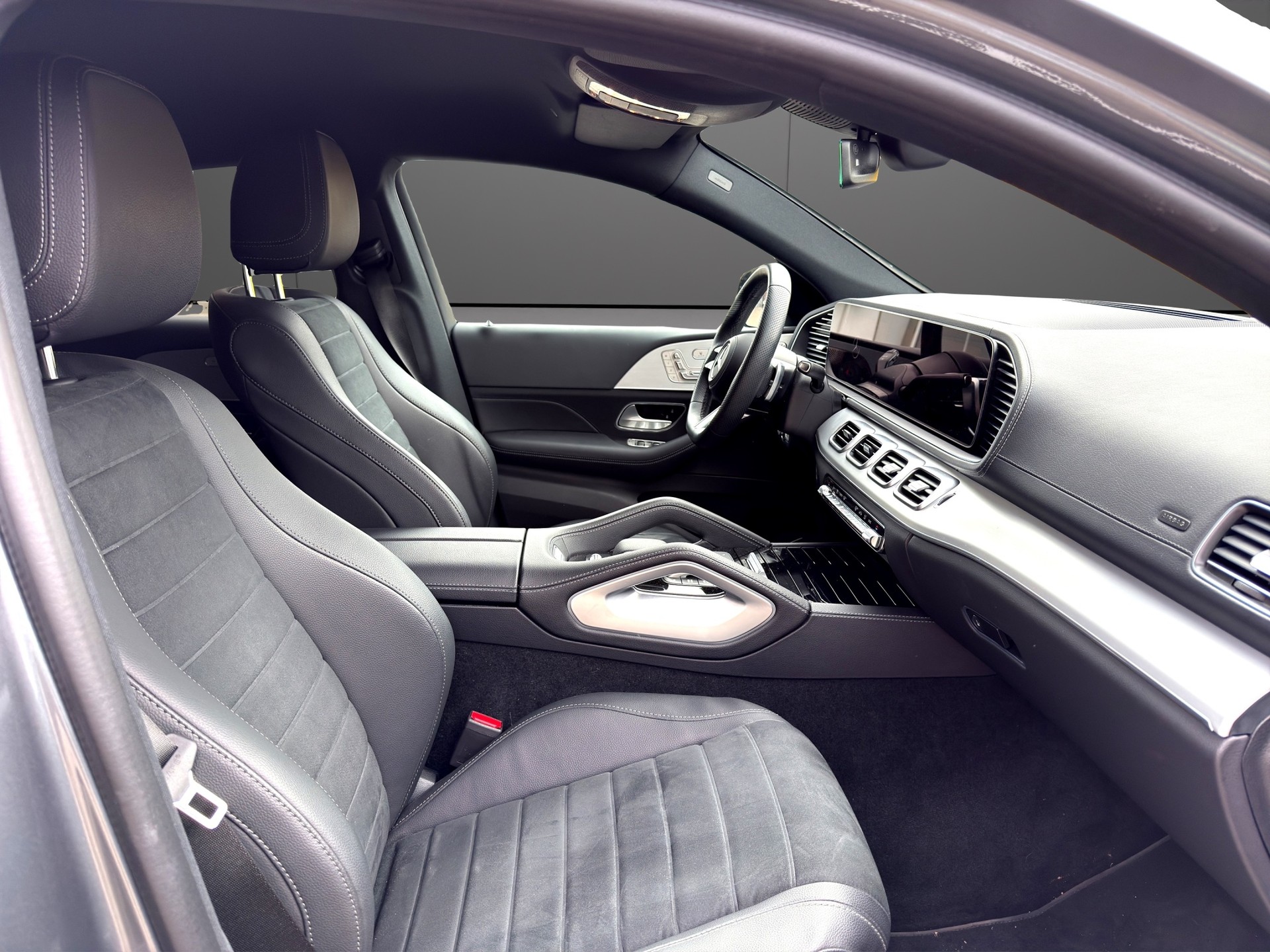 MERCEDES-BENZ GLE Coupé 300d AMG Line * Facelift *-image-11