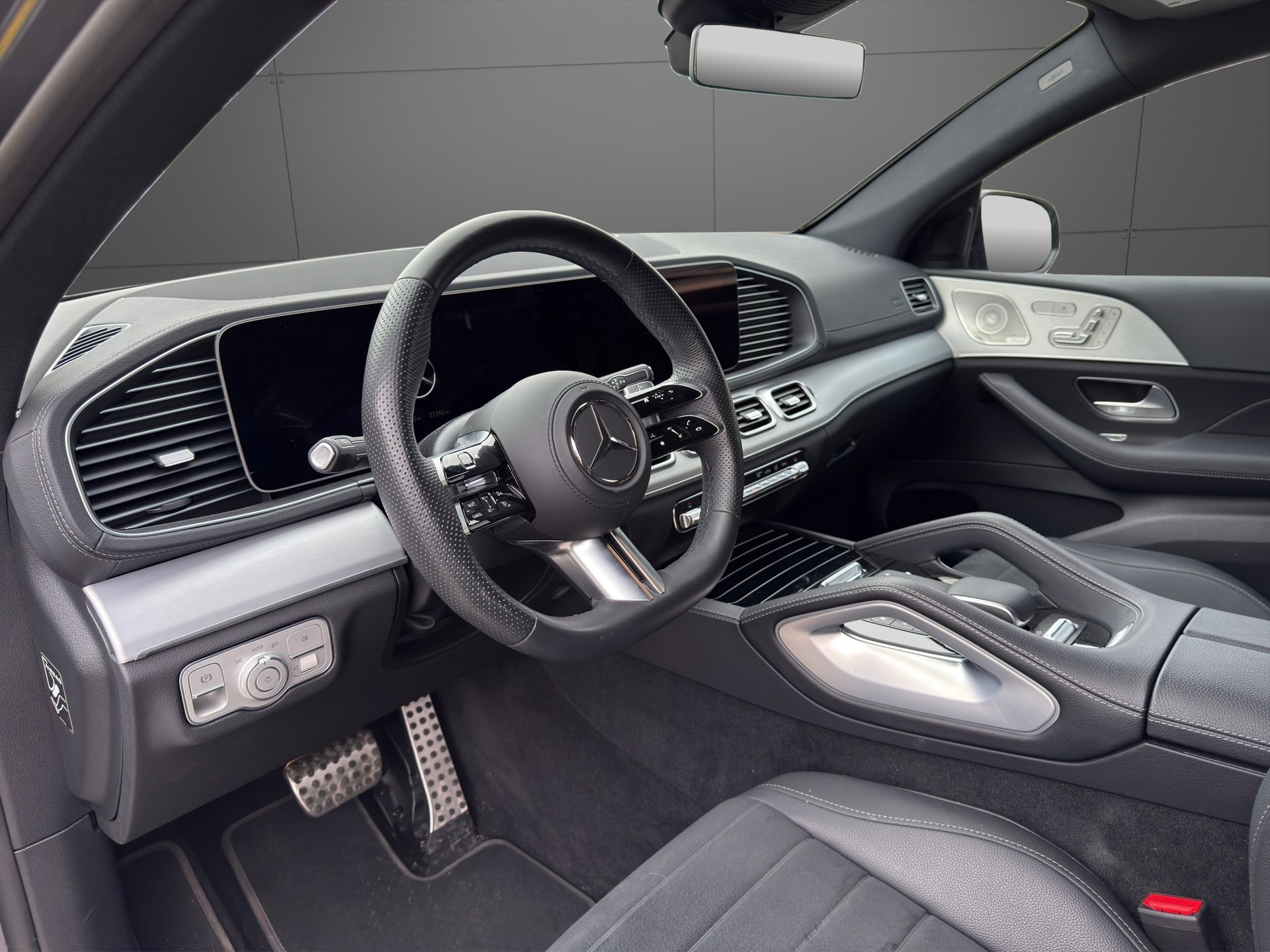 MERCEDES-BENZ GLE Coupé 300d AMG Line * Facelift *-image-9